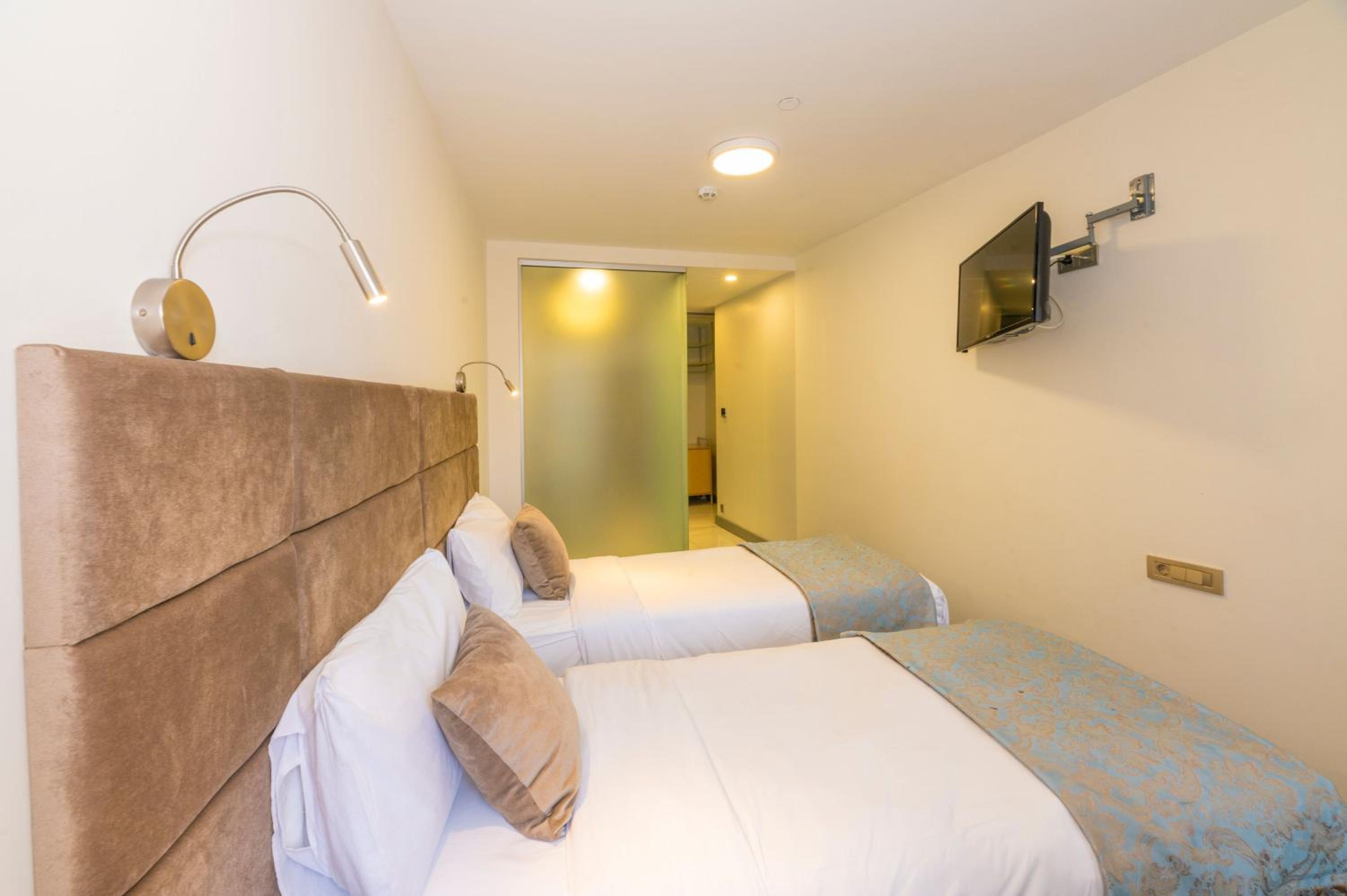 Standard Double Room photo 3