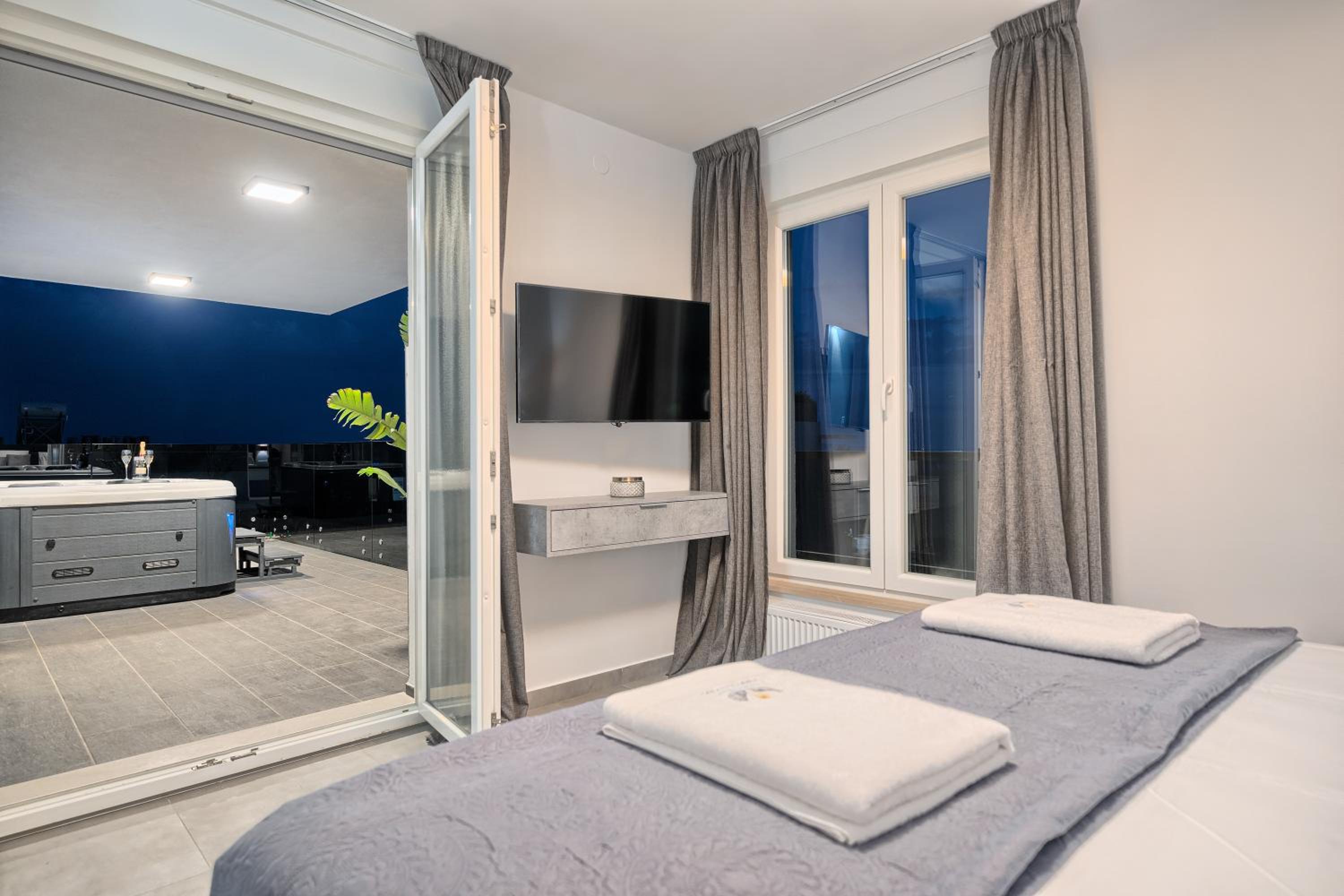 Penthouse Apartment - Photo 45