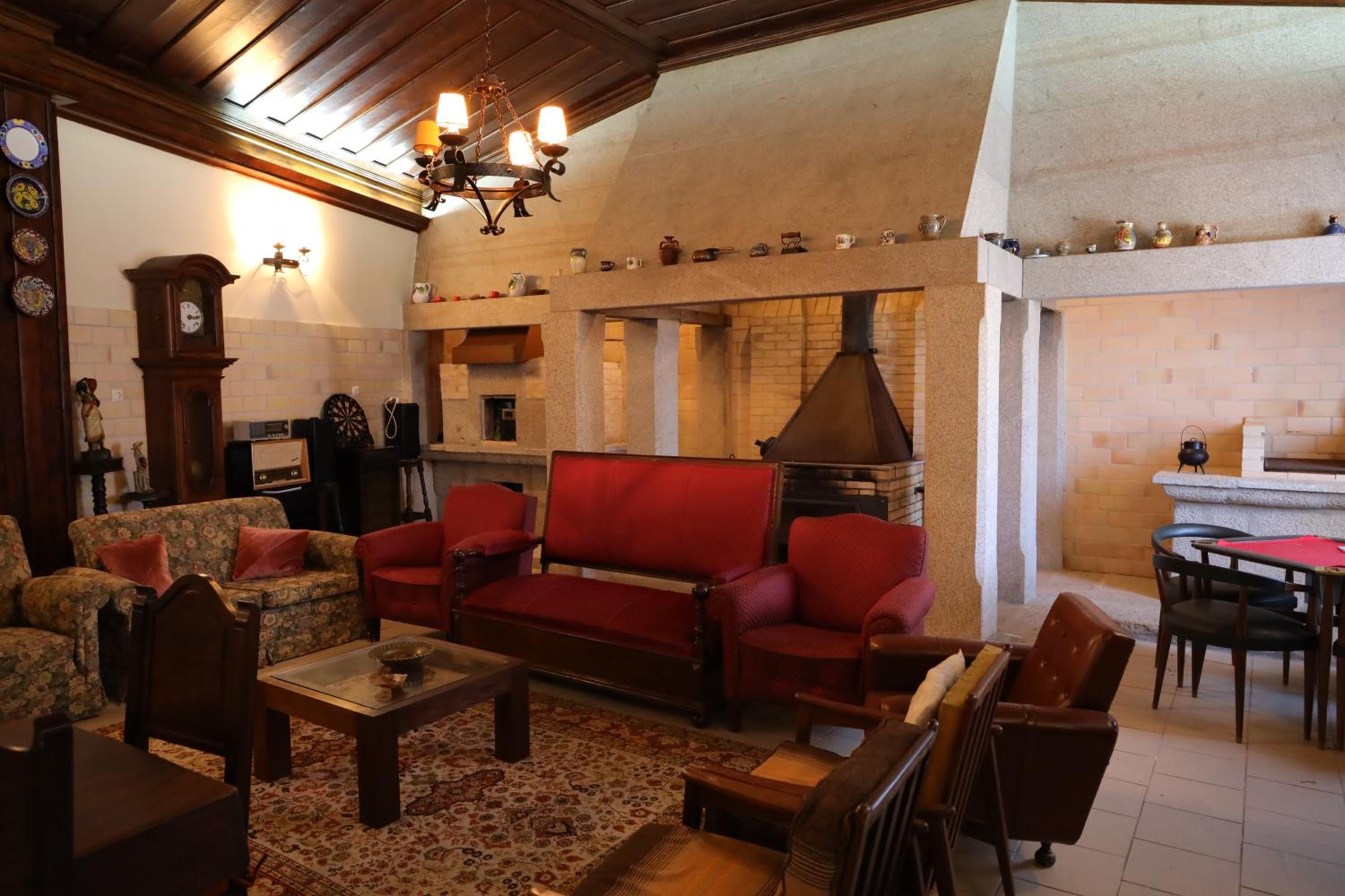 Family Room - Photo 6