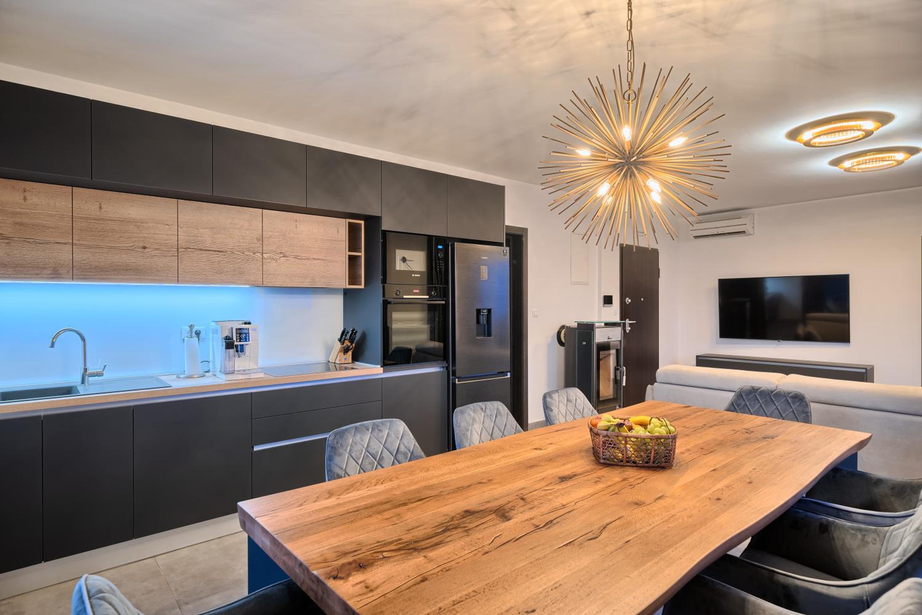 Penthouse Apartment - Photo 37