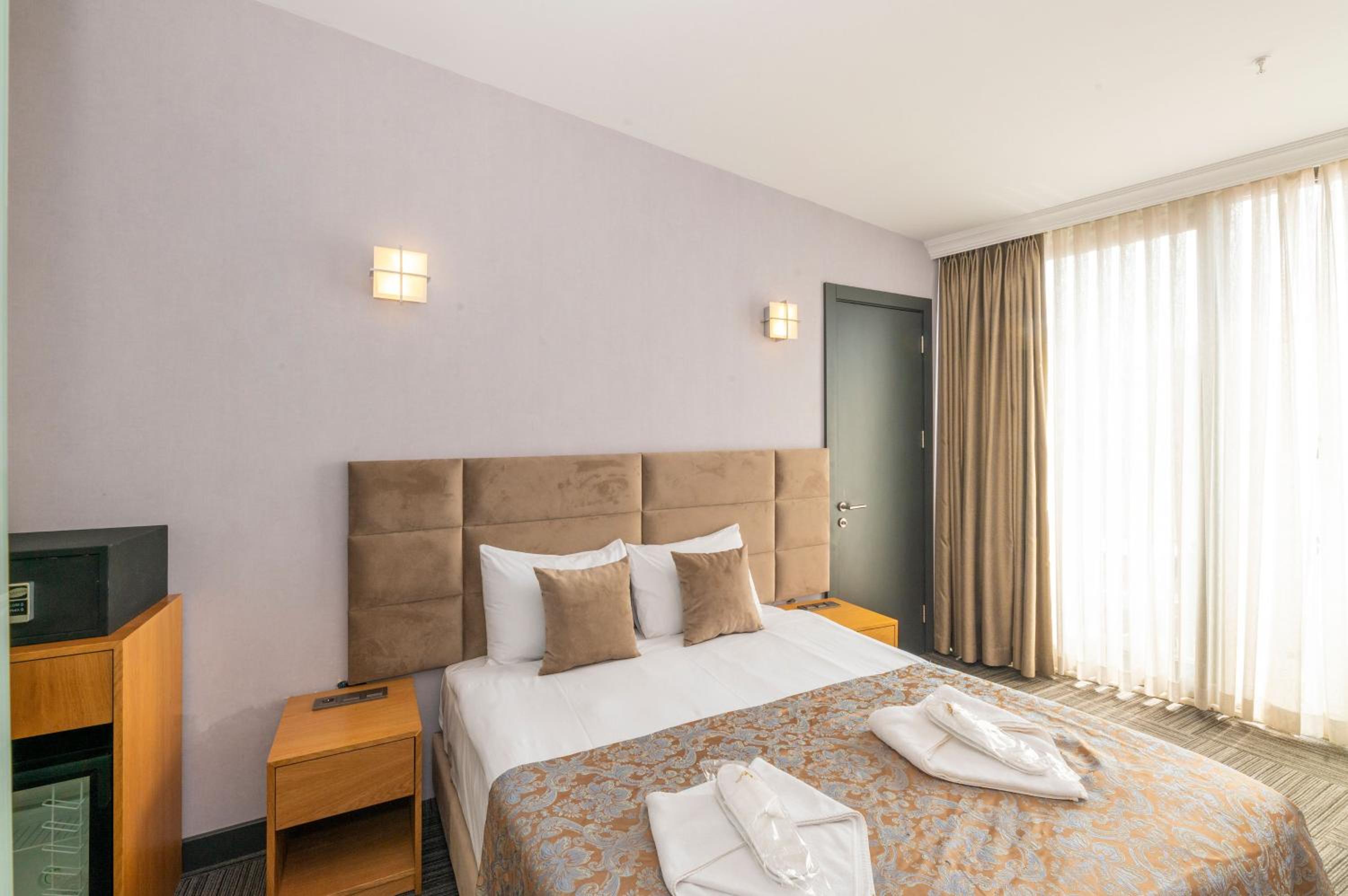 Deluxe Double Room with Balcony and Sea View photo 1