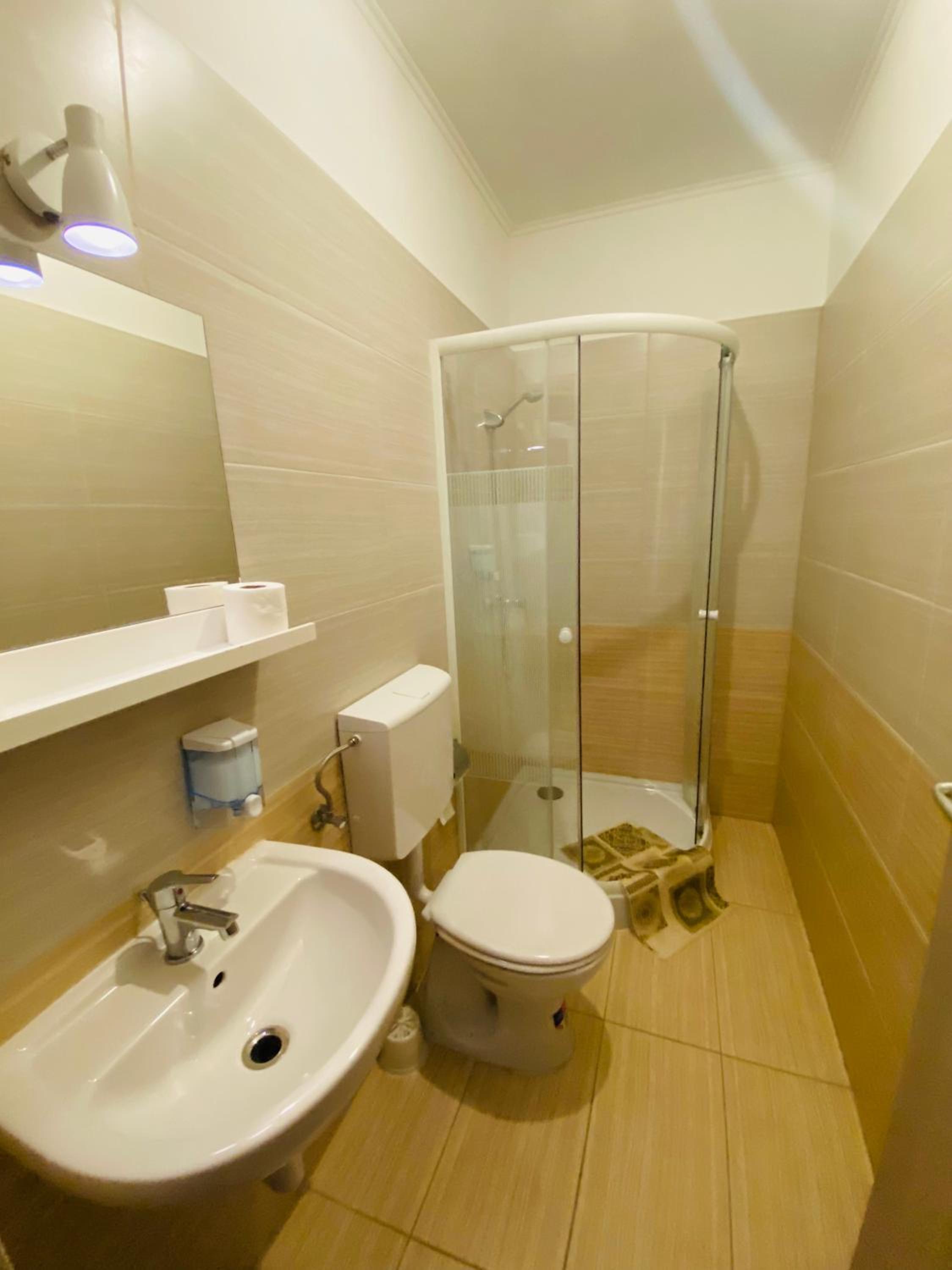 Double Room - Photo 23