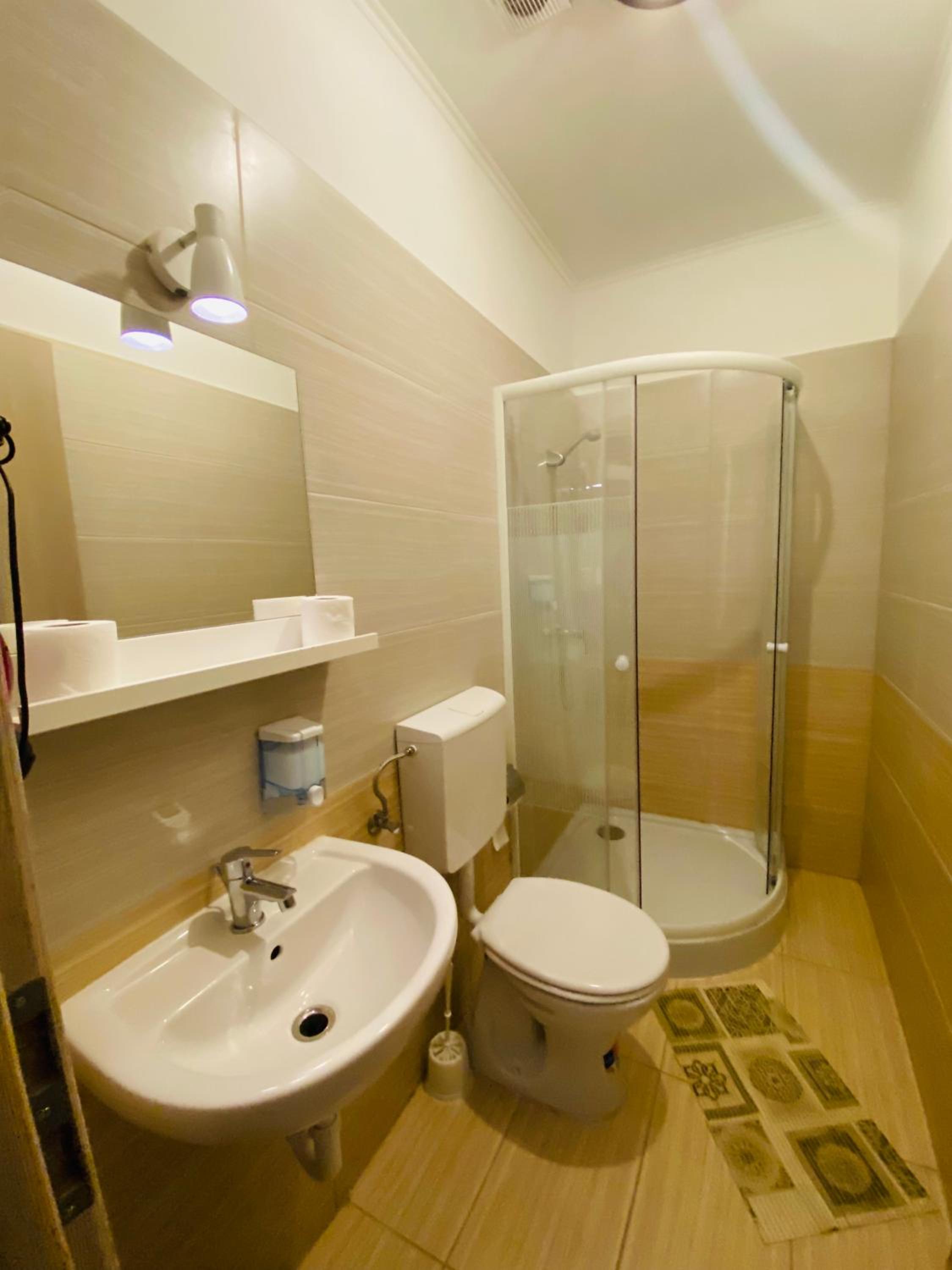 Double Room - Photo 22