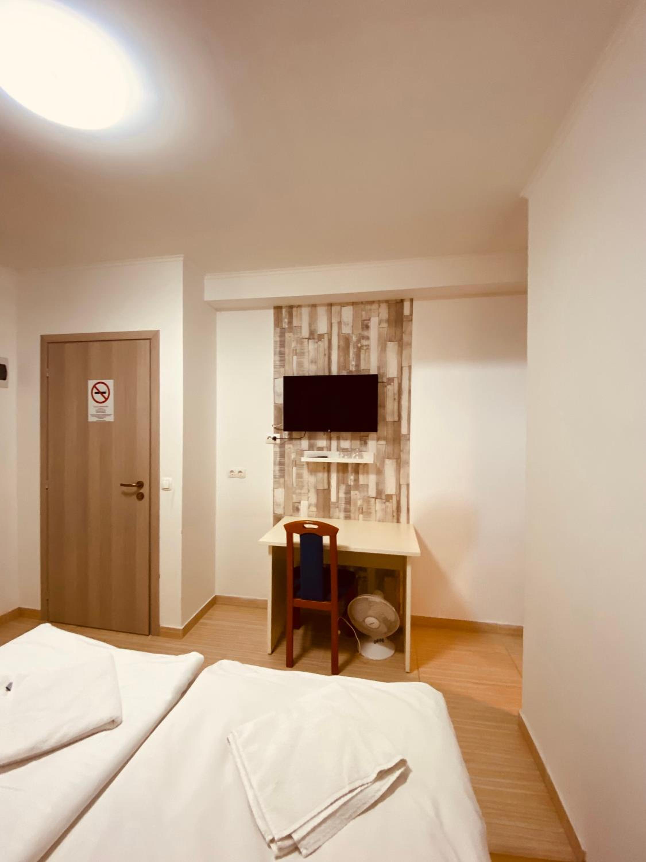 Double Room - Photo 21