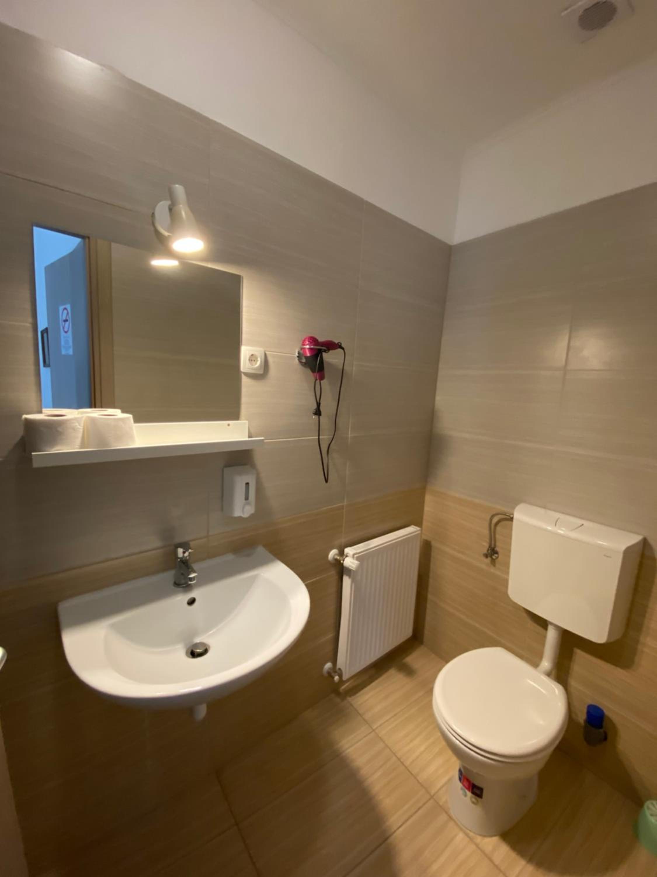 Double Room - Photo 20