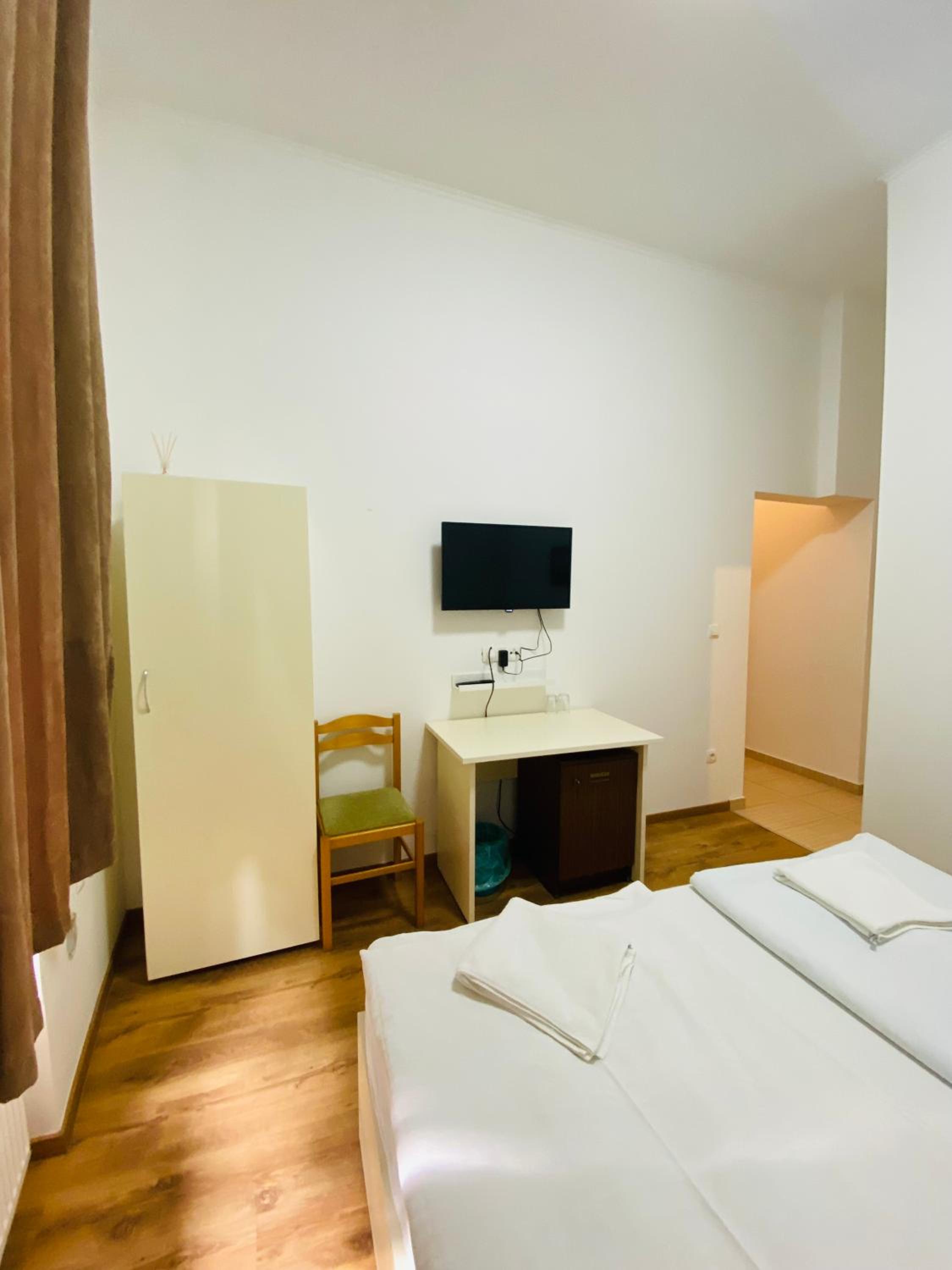Double Room - Photo 35
