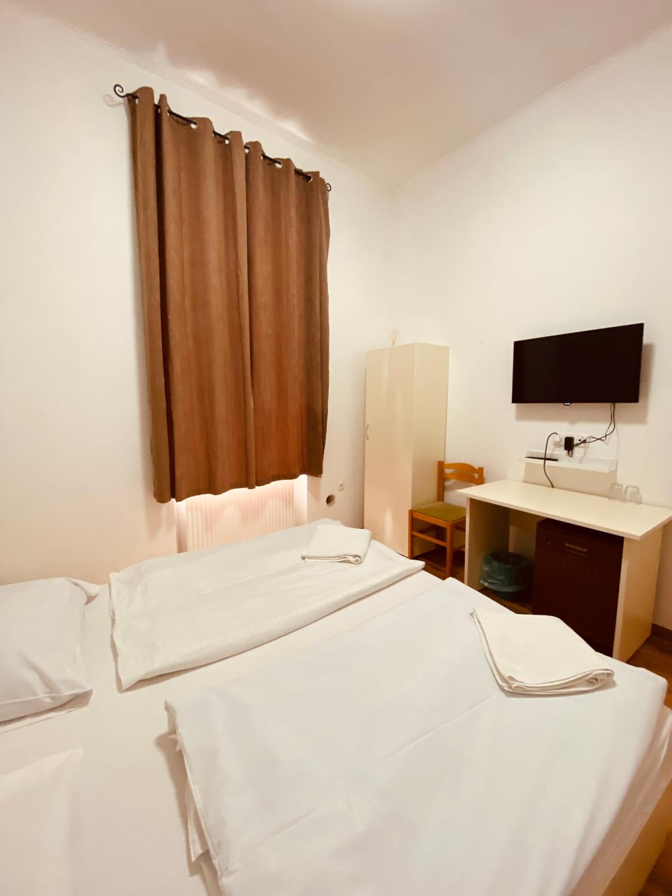 Double Room - Photo 34