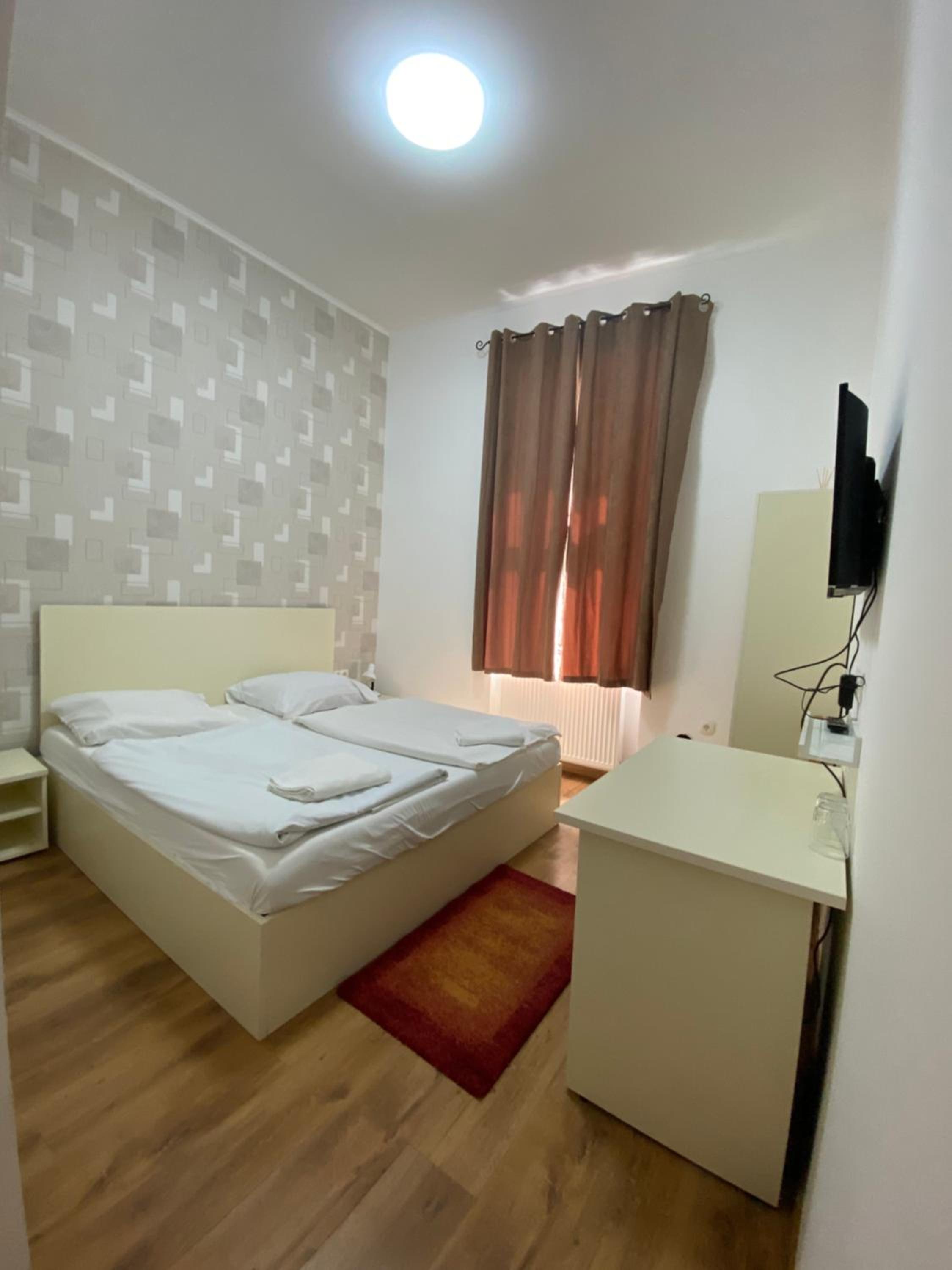Double Room - Photo 15