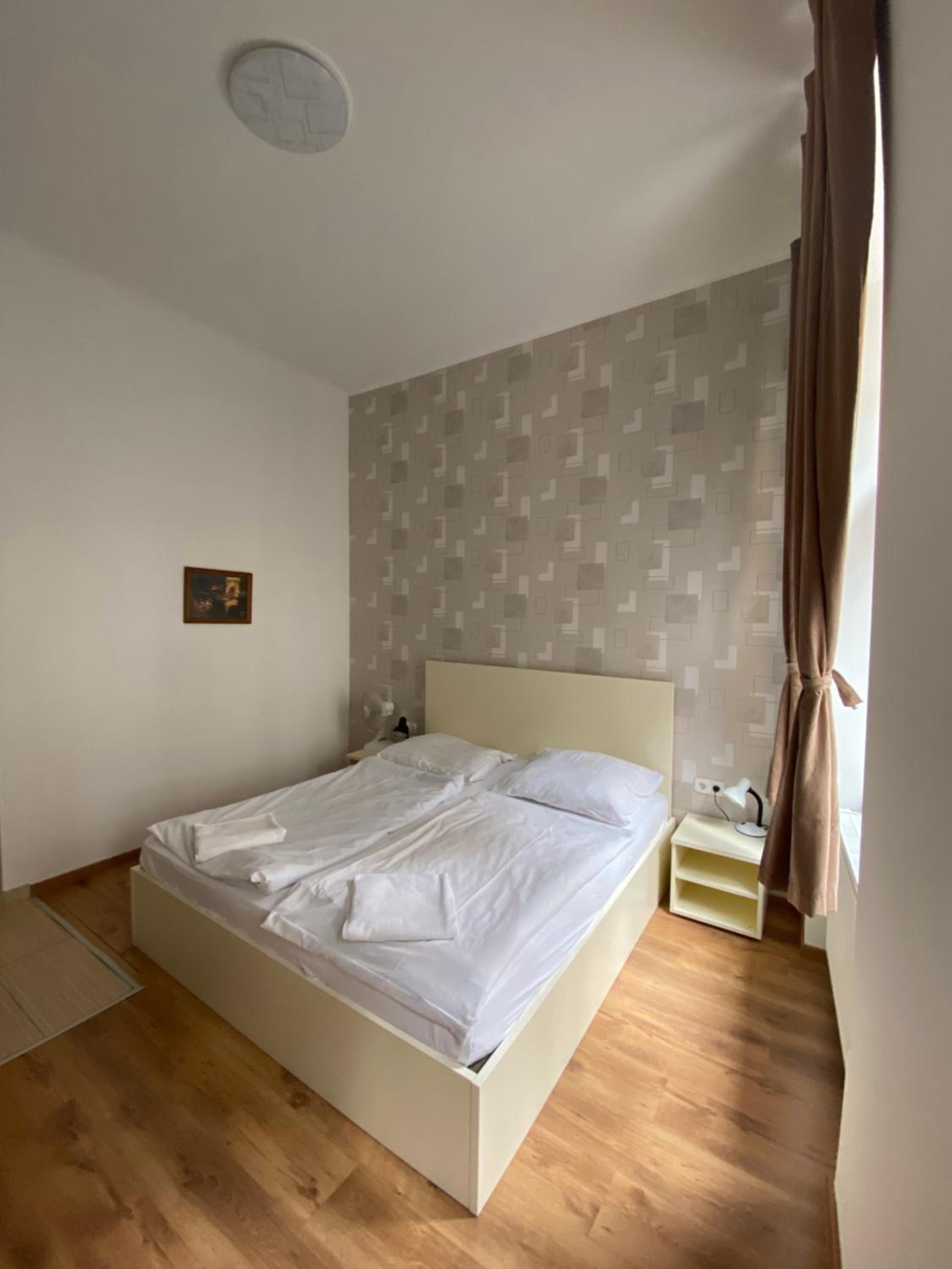 Double Room - Photo 9
