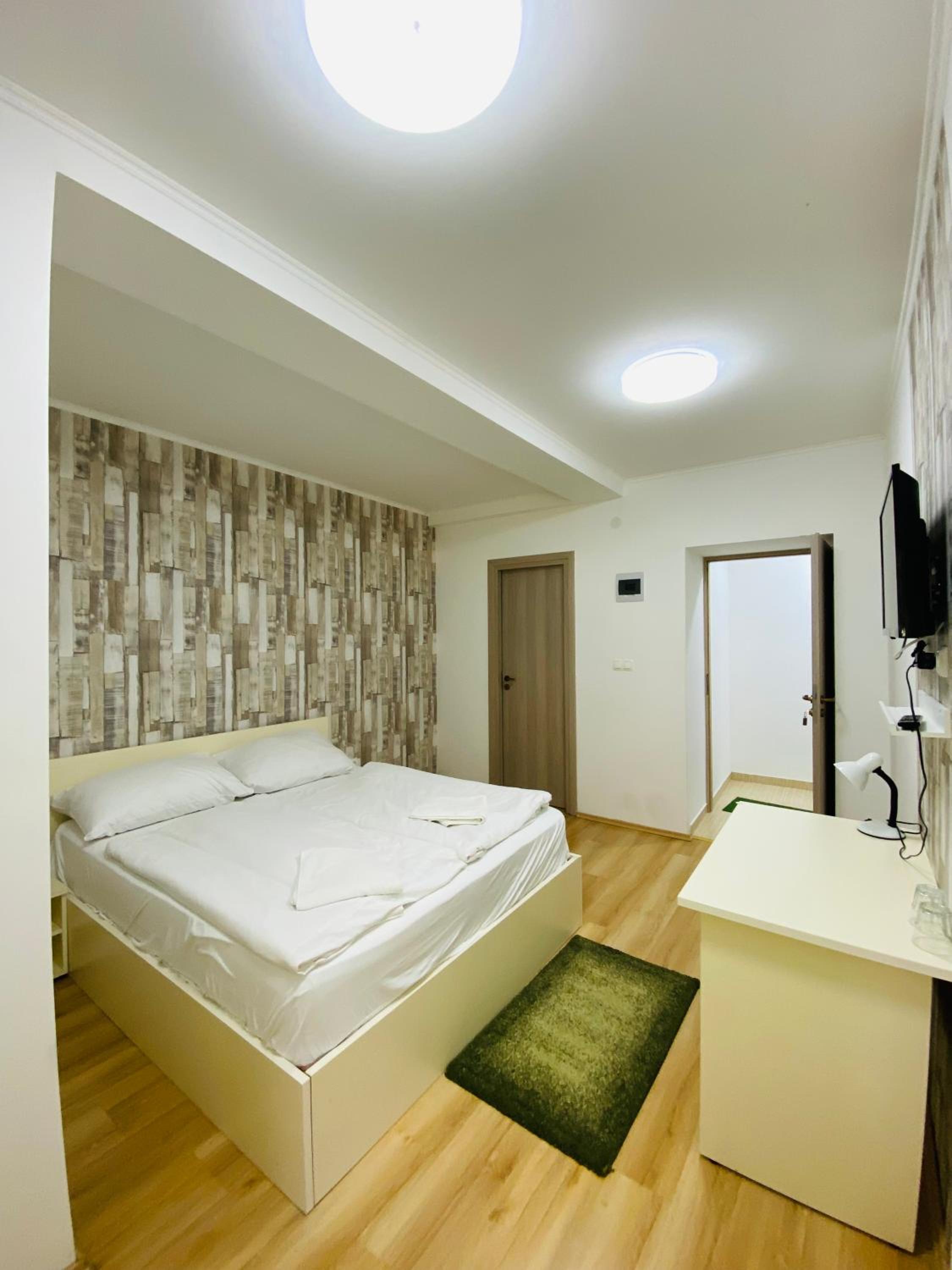 Double Room - Photo 37