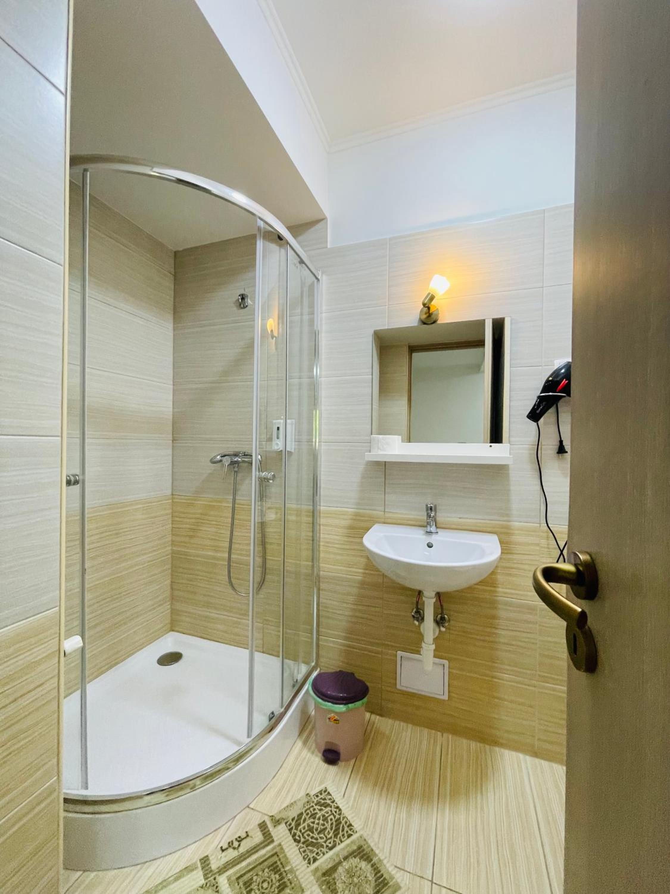 Double Room - Photo 26
