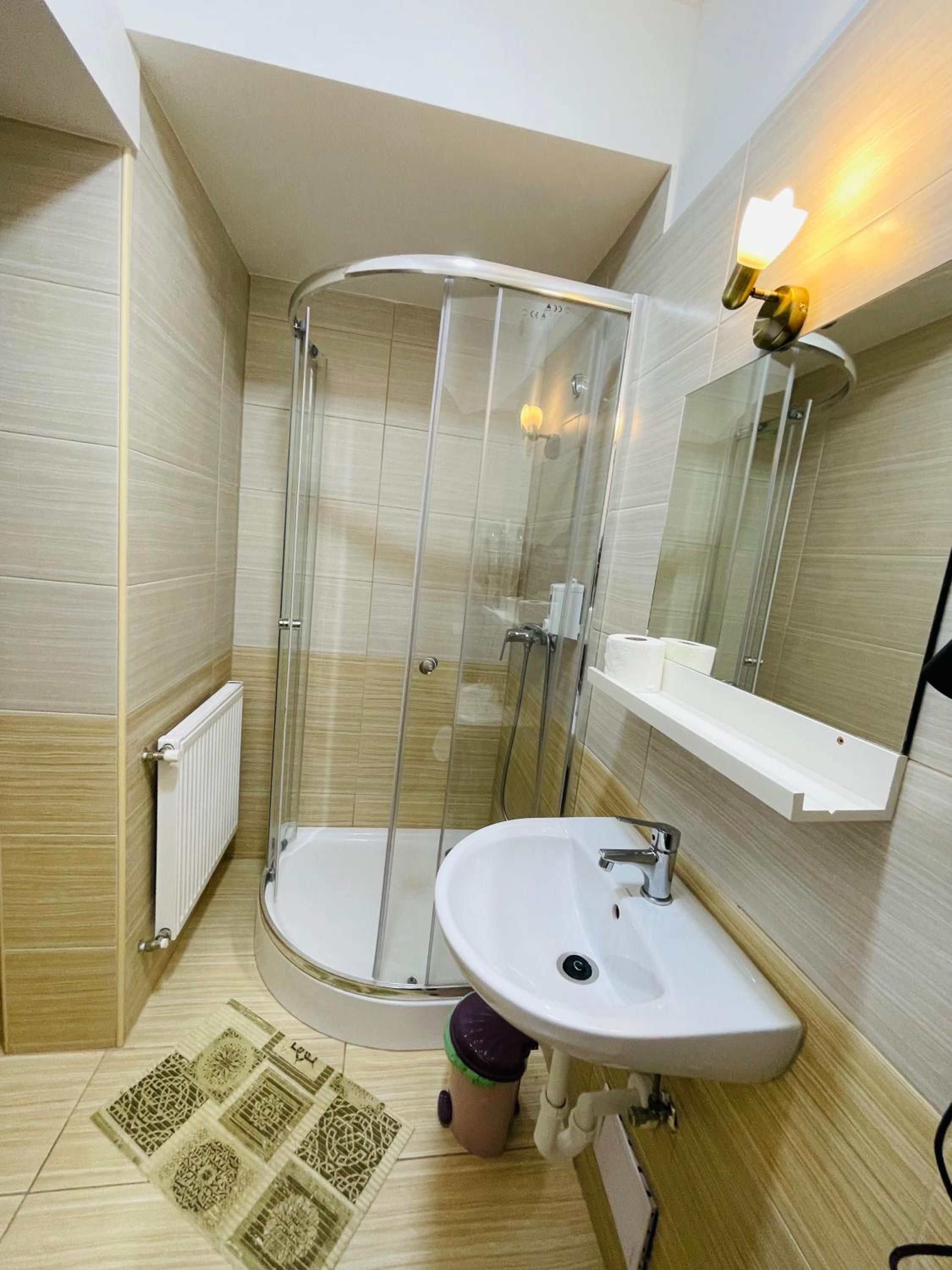 Double Room - Photo 28