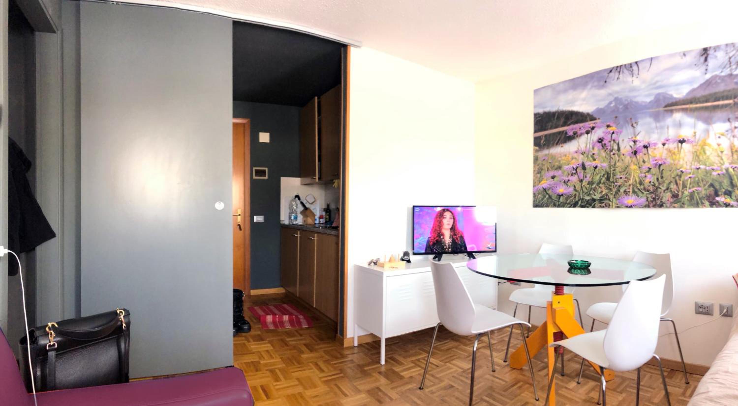 One-Bedroom Apartment - Photo 2