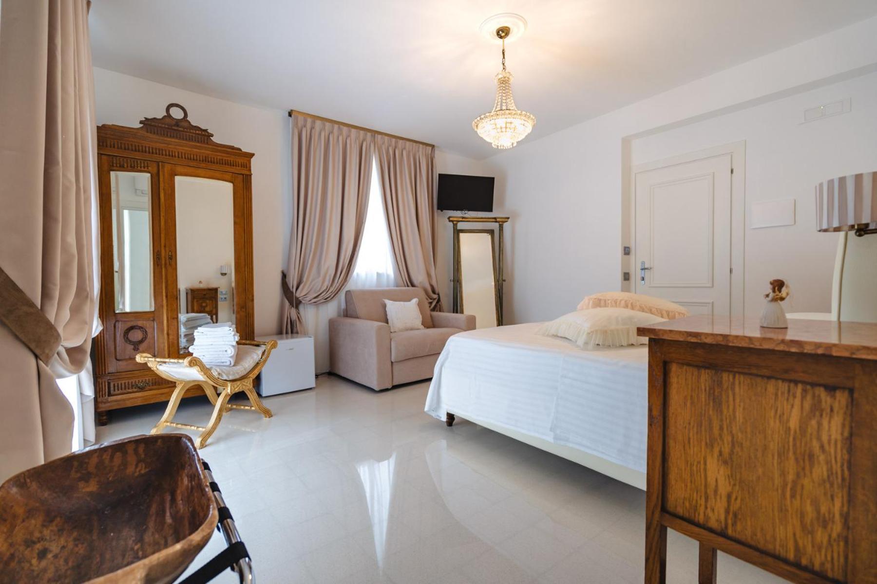 Deluxe Double Room - Photo 2