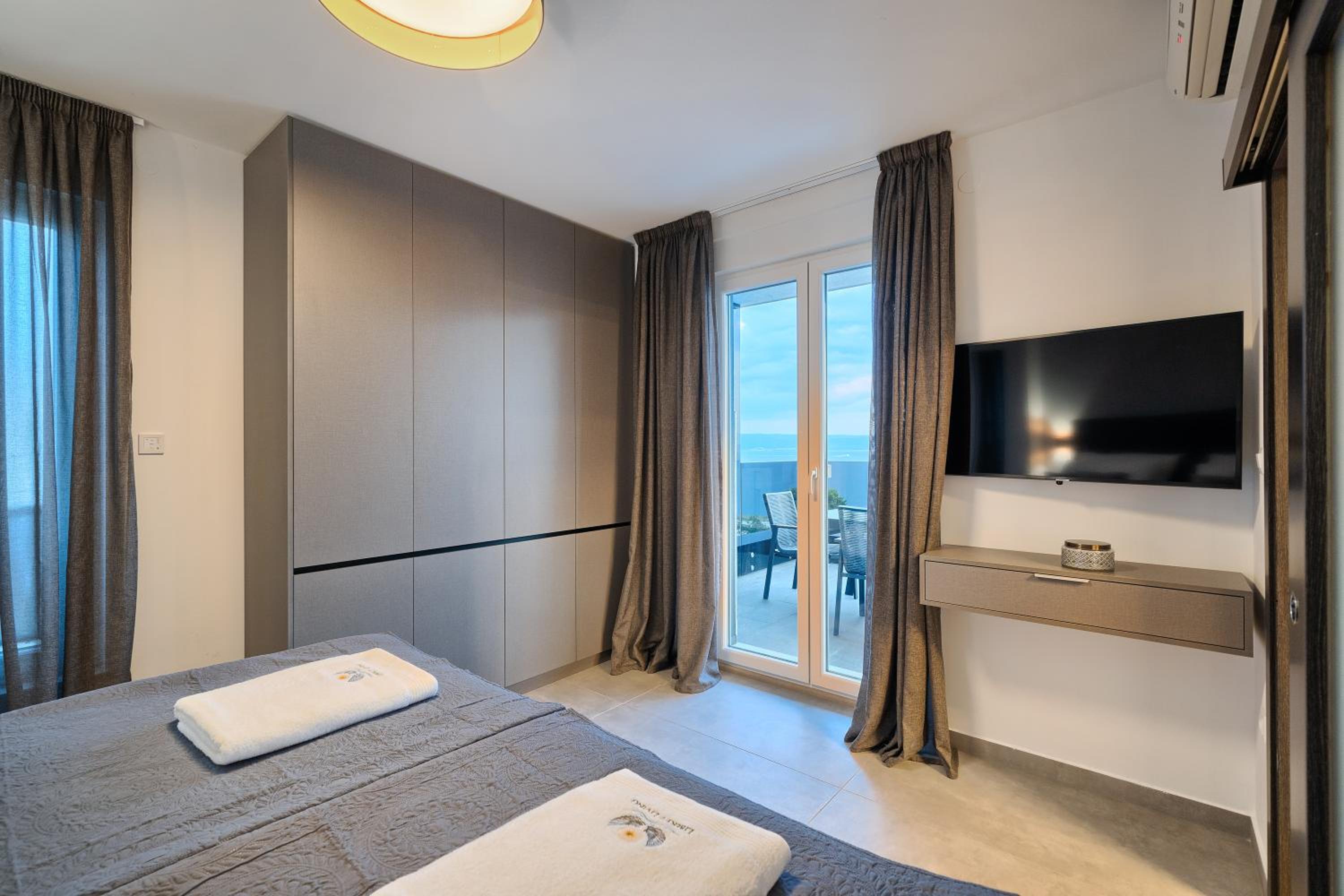 Penthouse Apartment - Photo 18