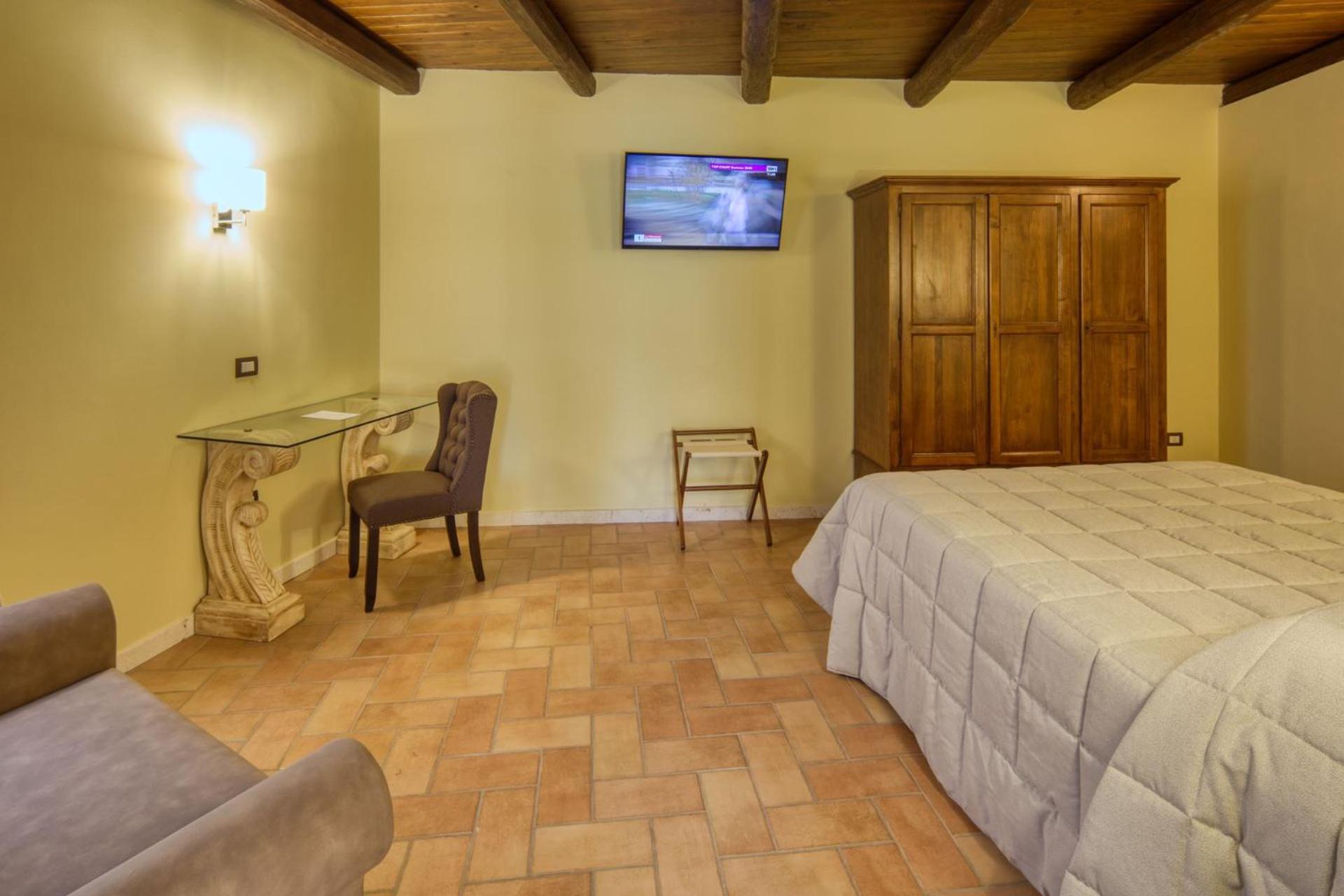 Luxury Triple Room - Photo 3