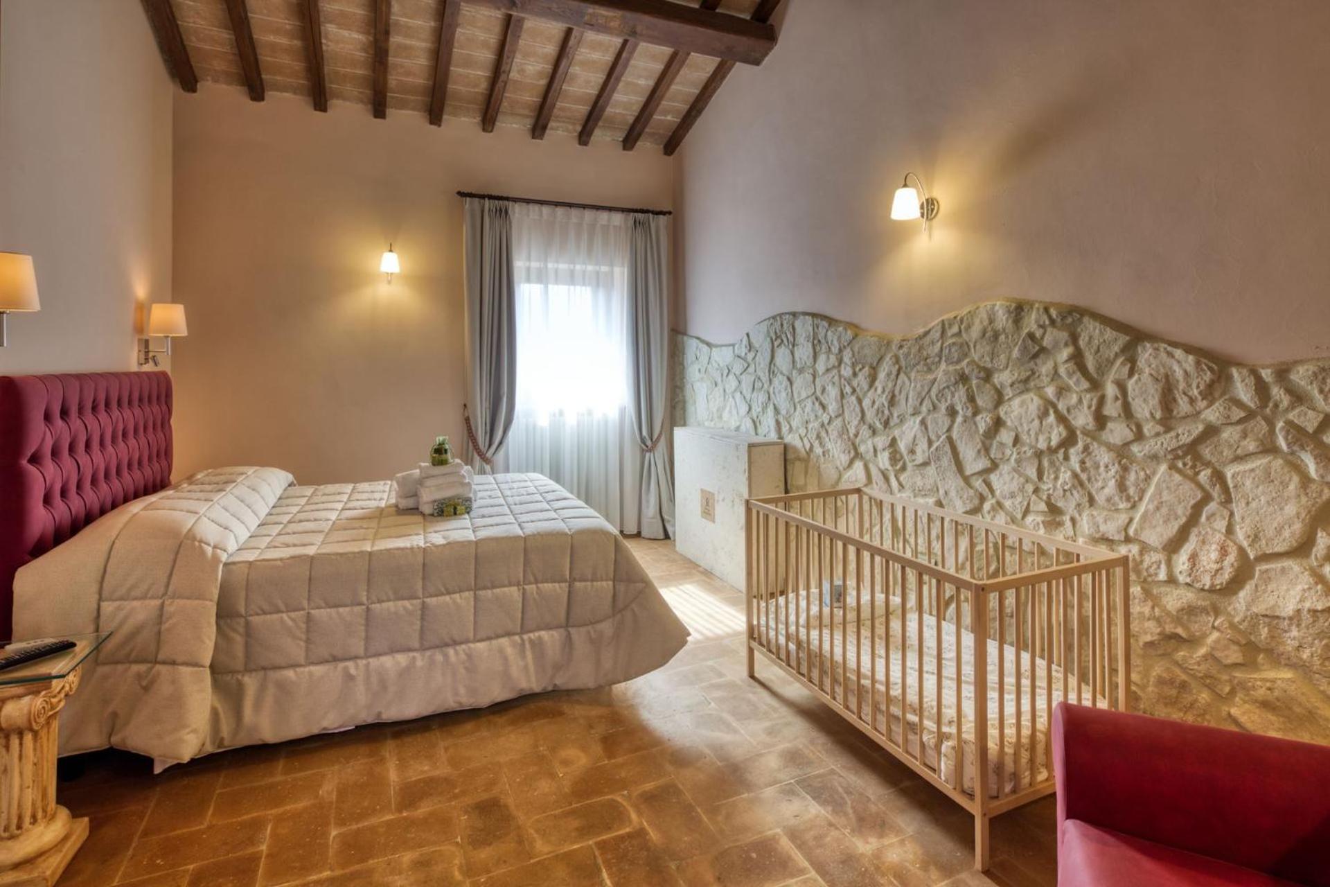 Deluxe Double Room - Photo 8