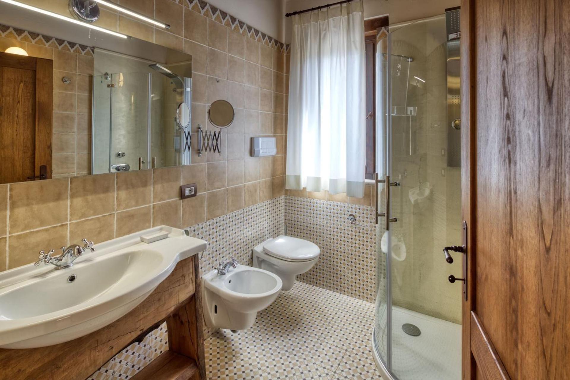 Double Room with Mountain View - Photo 2