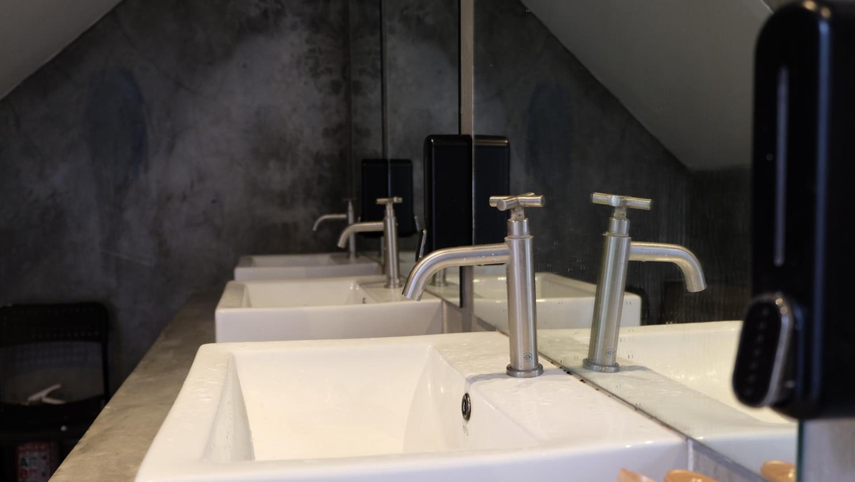 Quadruple Room with Shared Bathroom photo 3