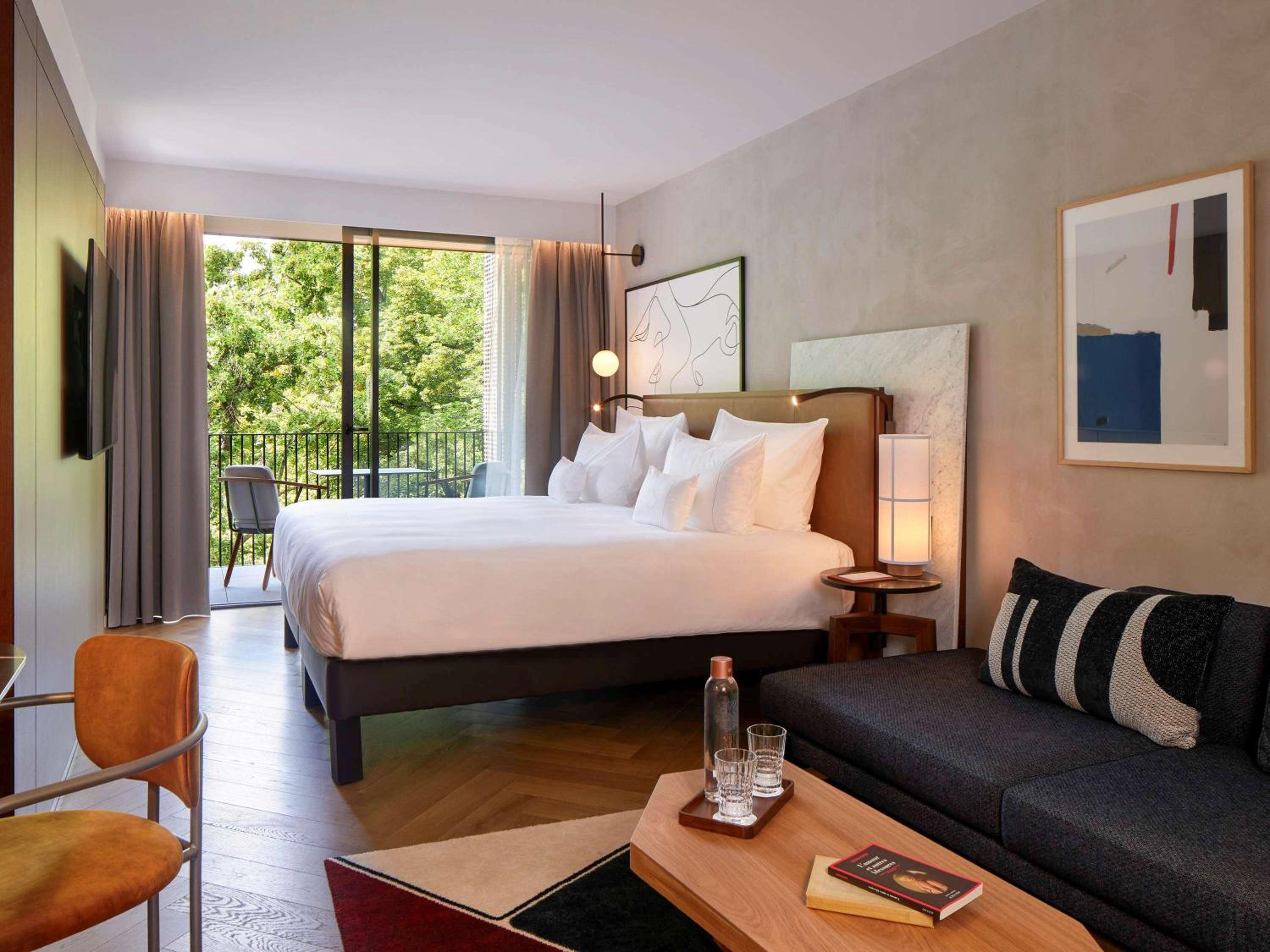 Executive King Room with Balcony - Photo 1