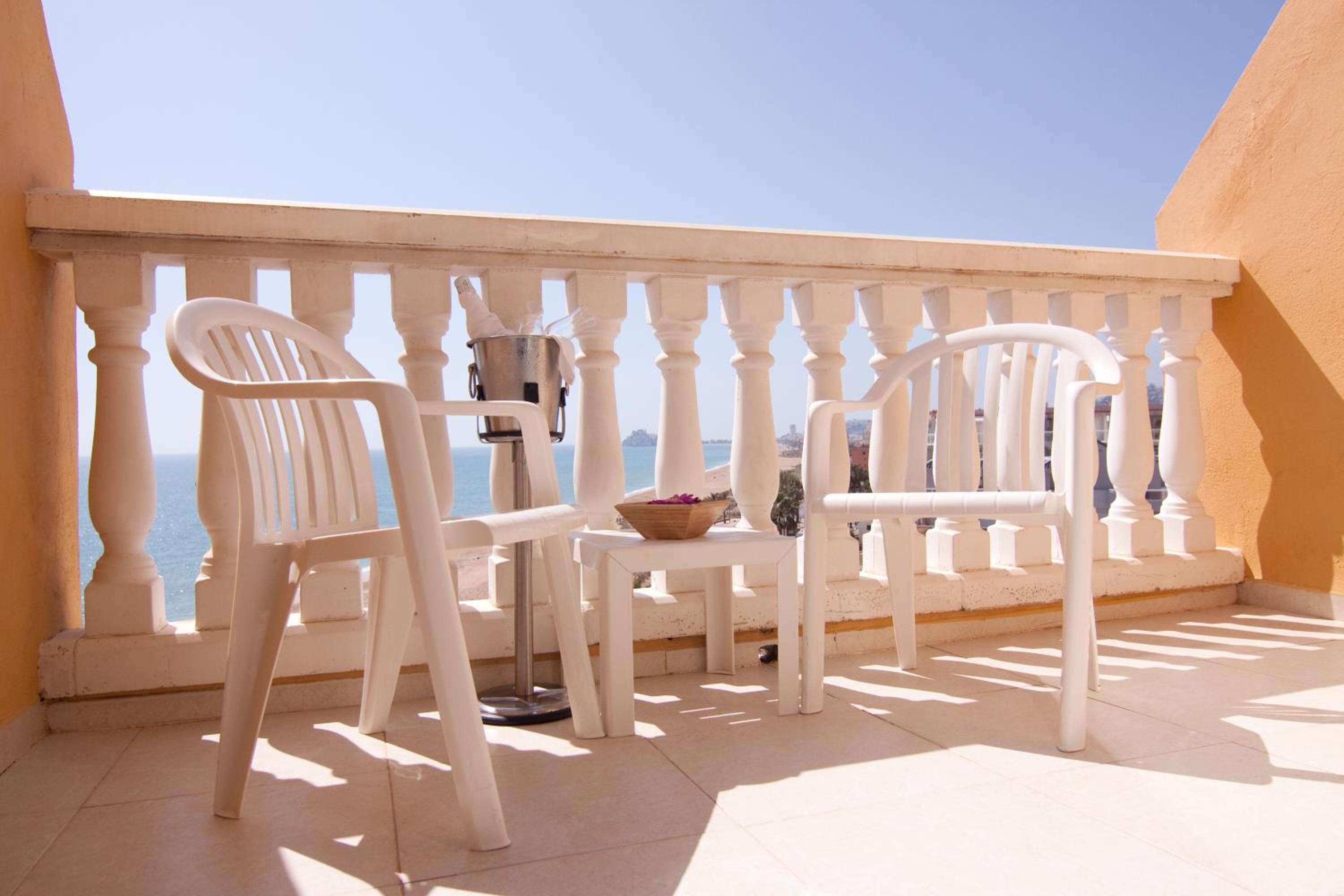 Family Room with Sea View - Photo 7