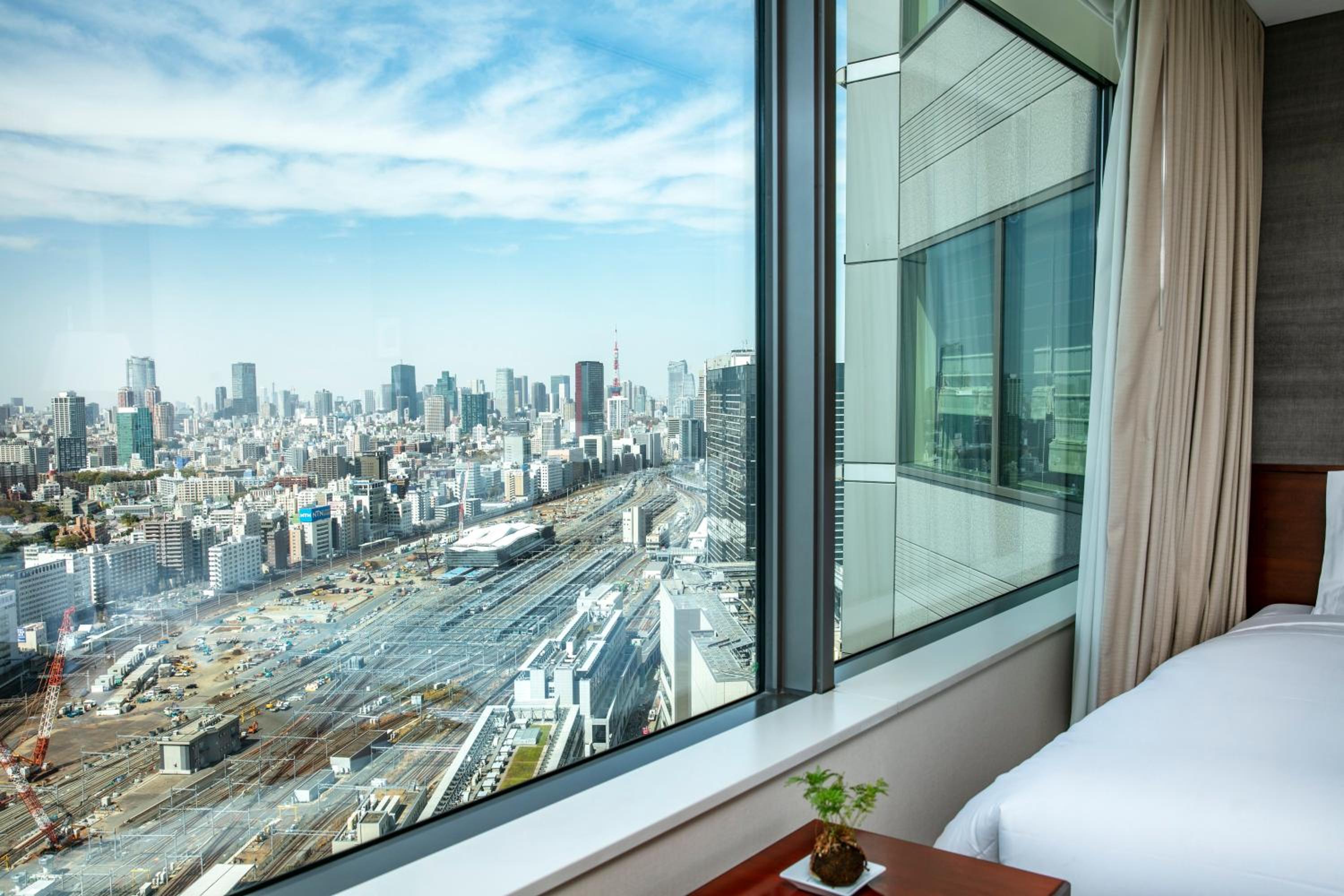 Premium King Room - Photo 7