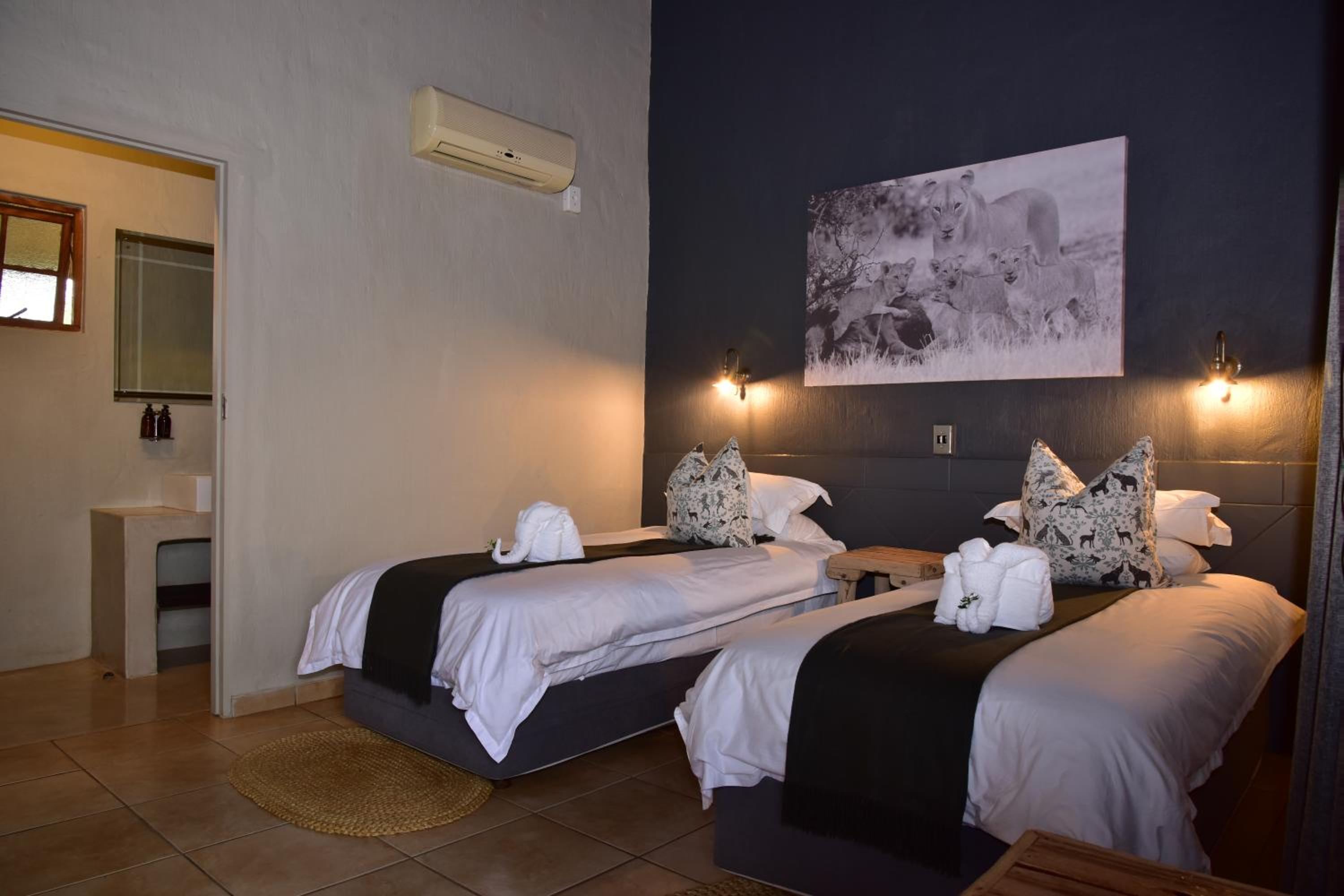 Double or Twin Room - Photo 2