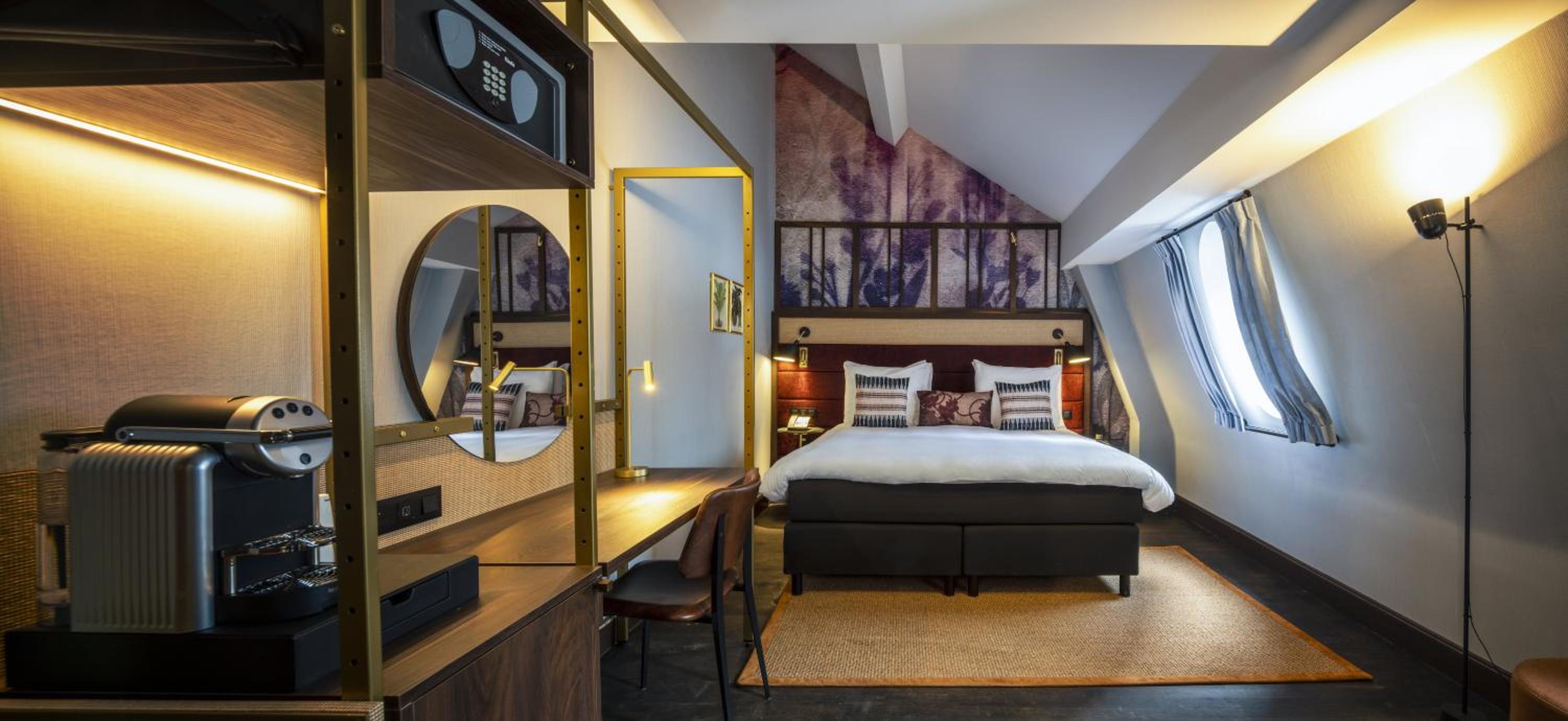 One-Bedroom King Suite - Photo 8