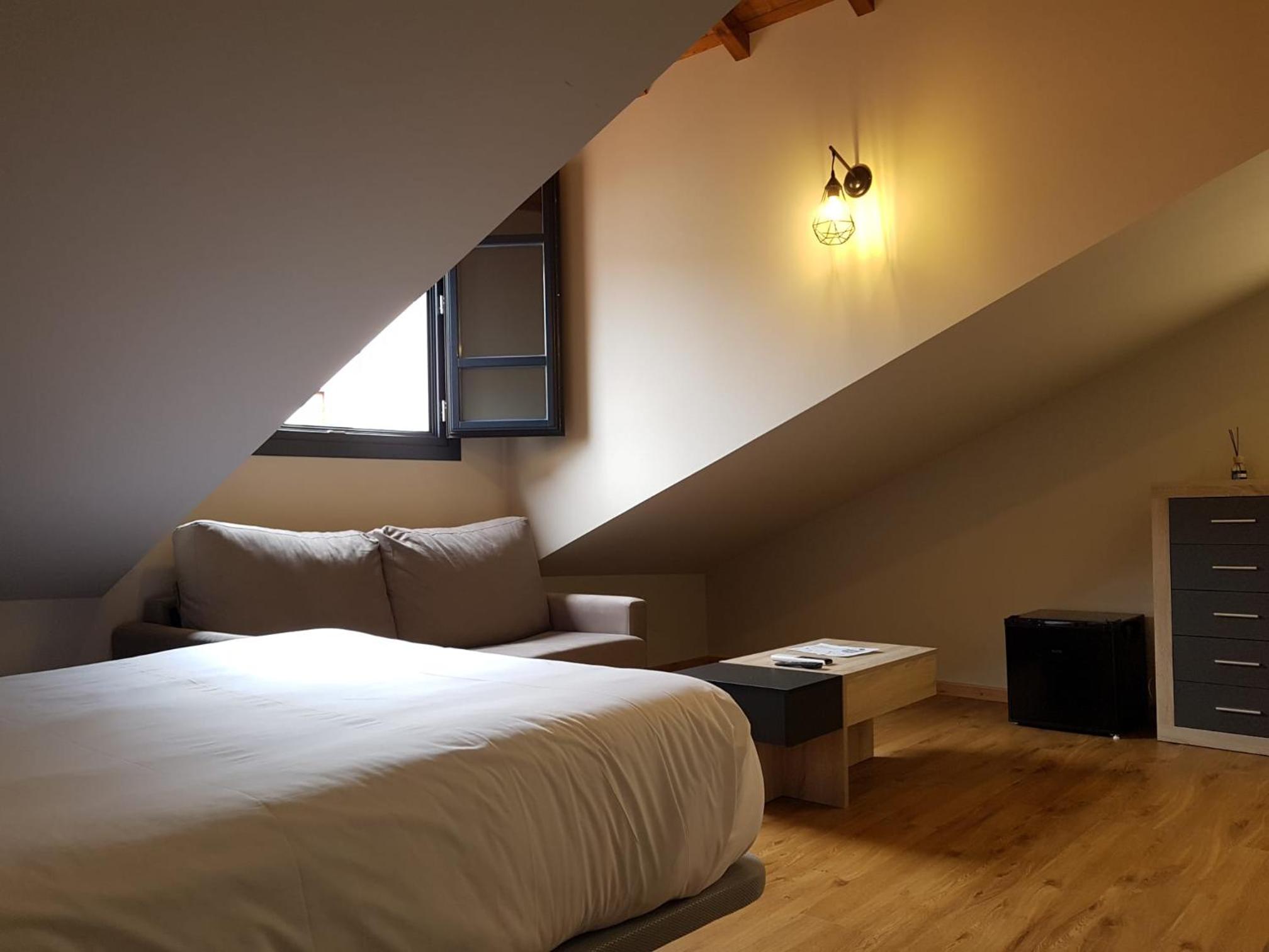 Superior Double or Twin Room - Photo 2