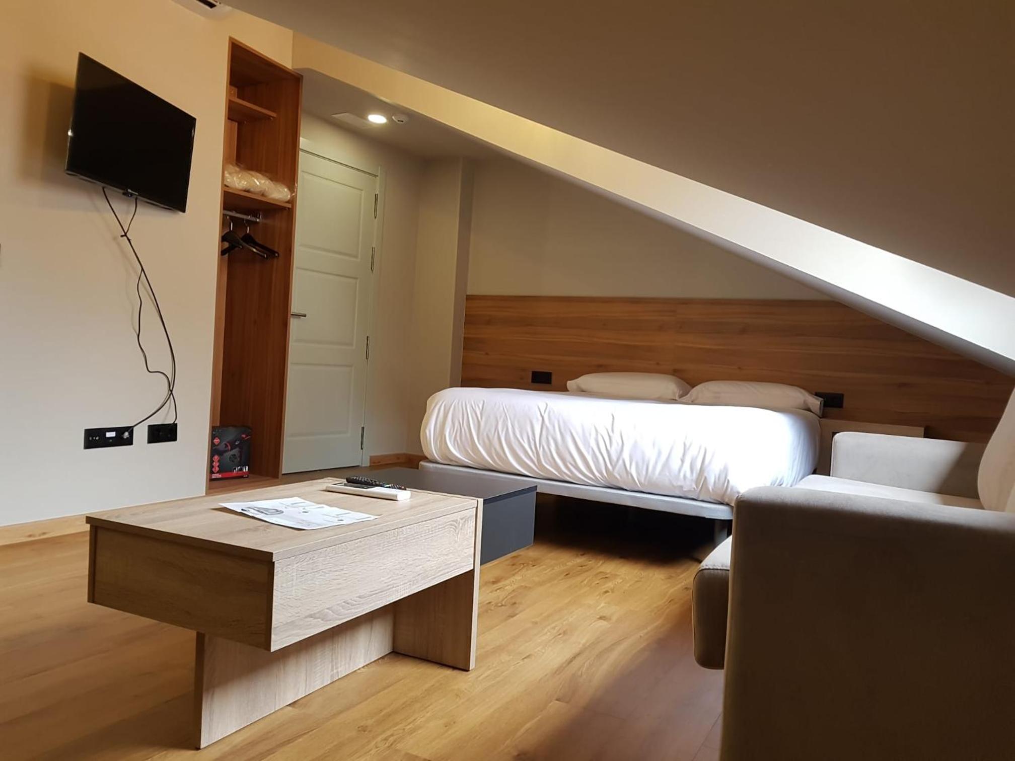 Superior Double or Twin Room - Photo 1