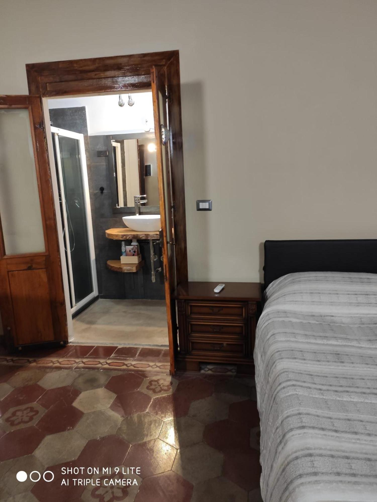 Studio Apartment - Photo 3