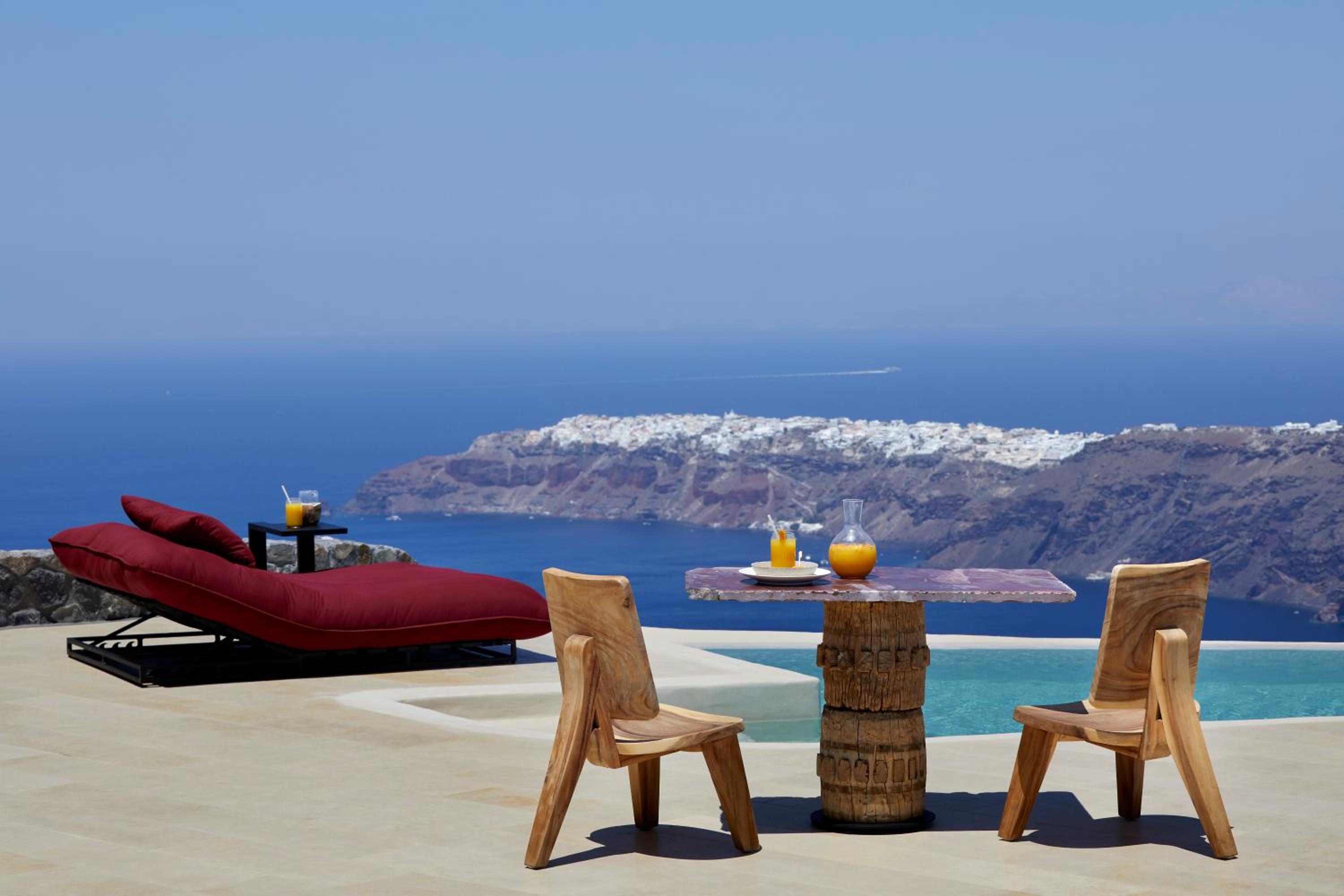 Cavalieros Honeymoon Villa with Private Heated Pool and Caldera View photo 2