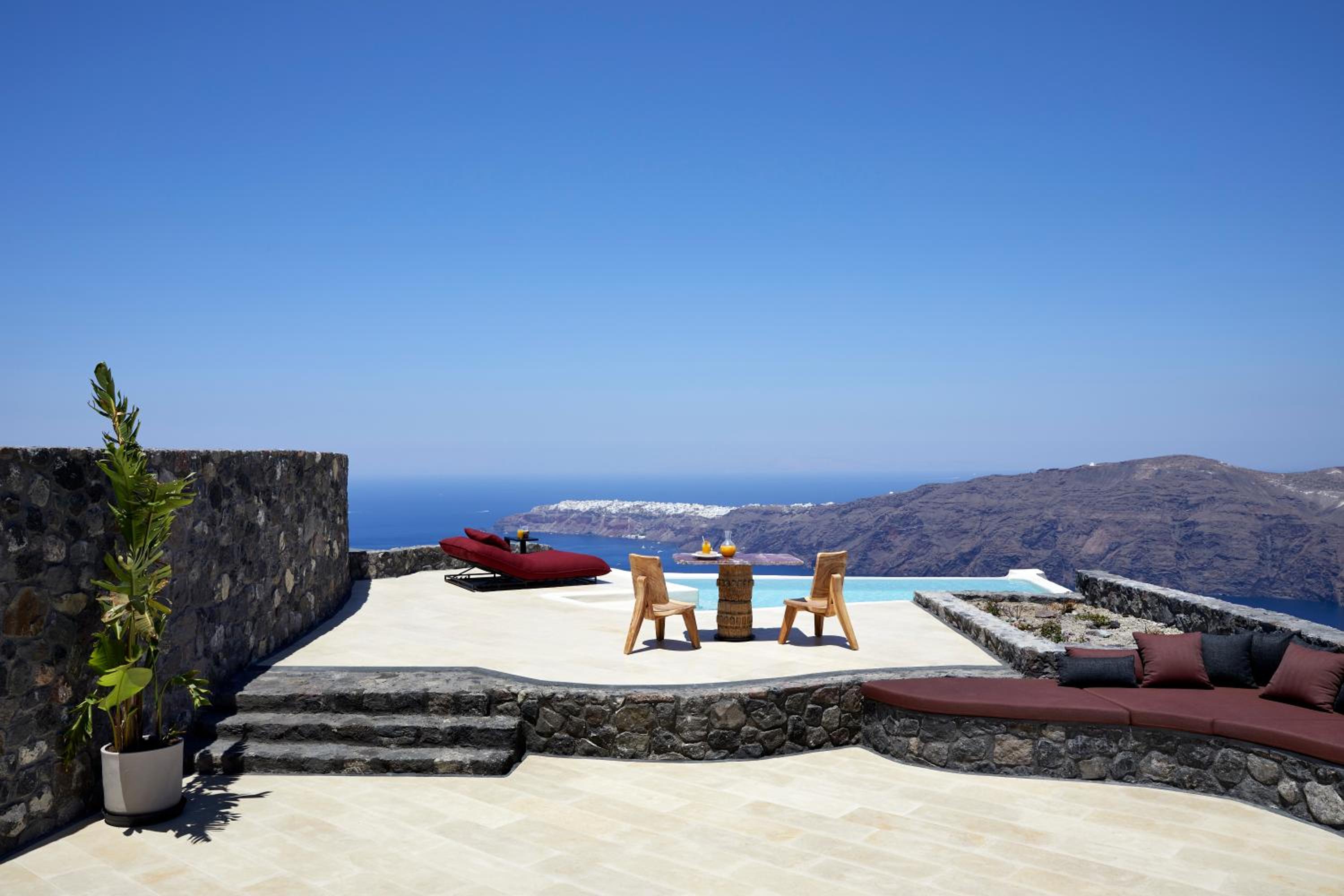 Cavalieros Honeymoon Villa with Private Heated Pool and Caldera View photo 3