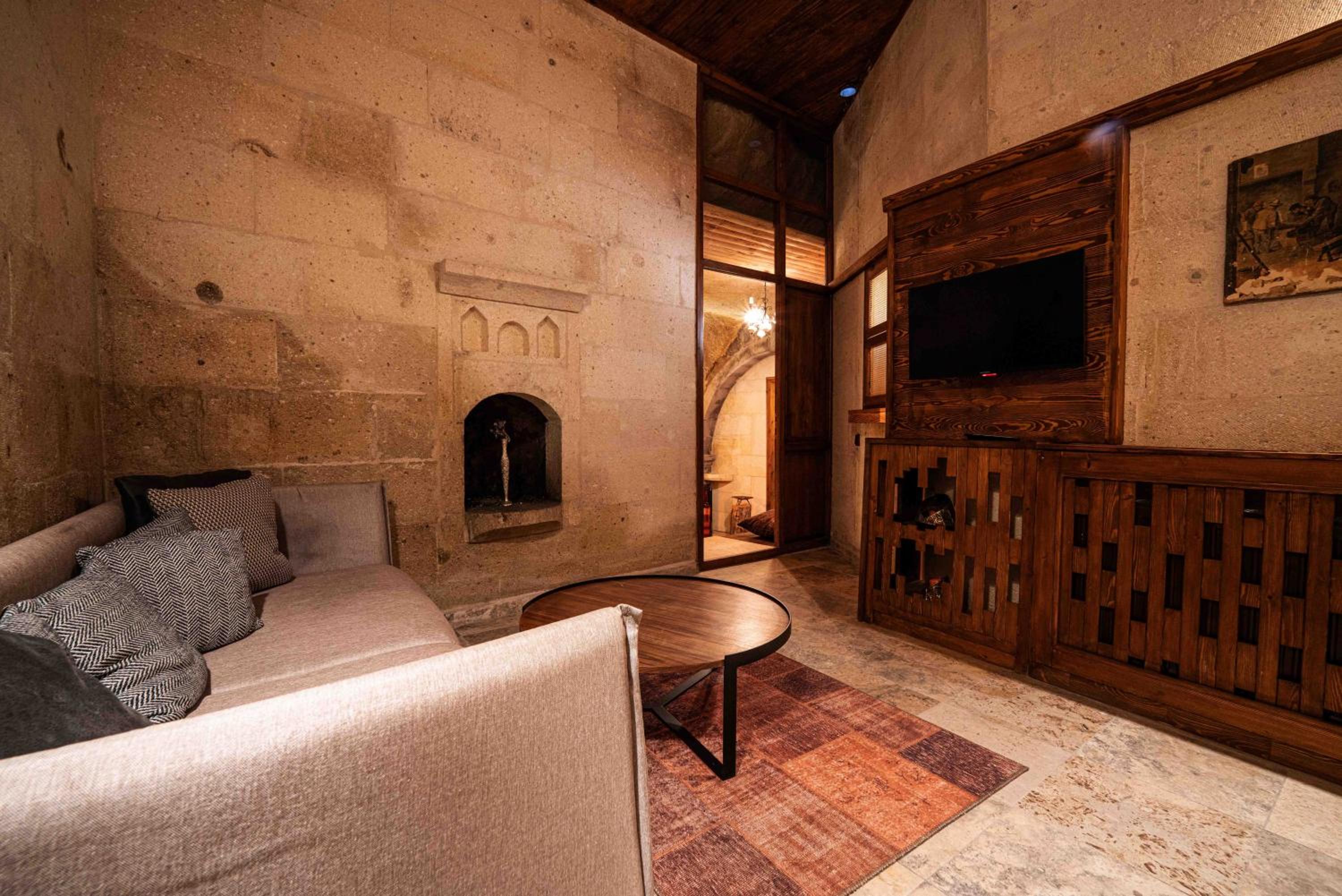 Suite - Photo 10