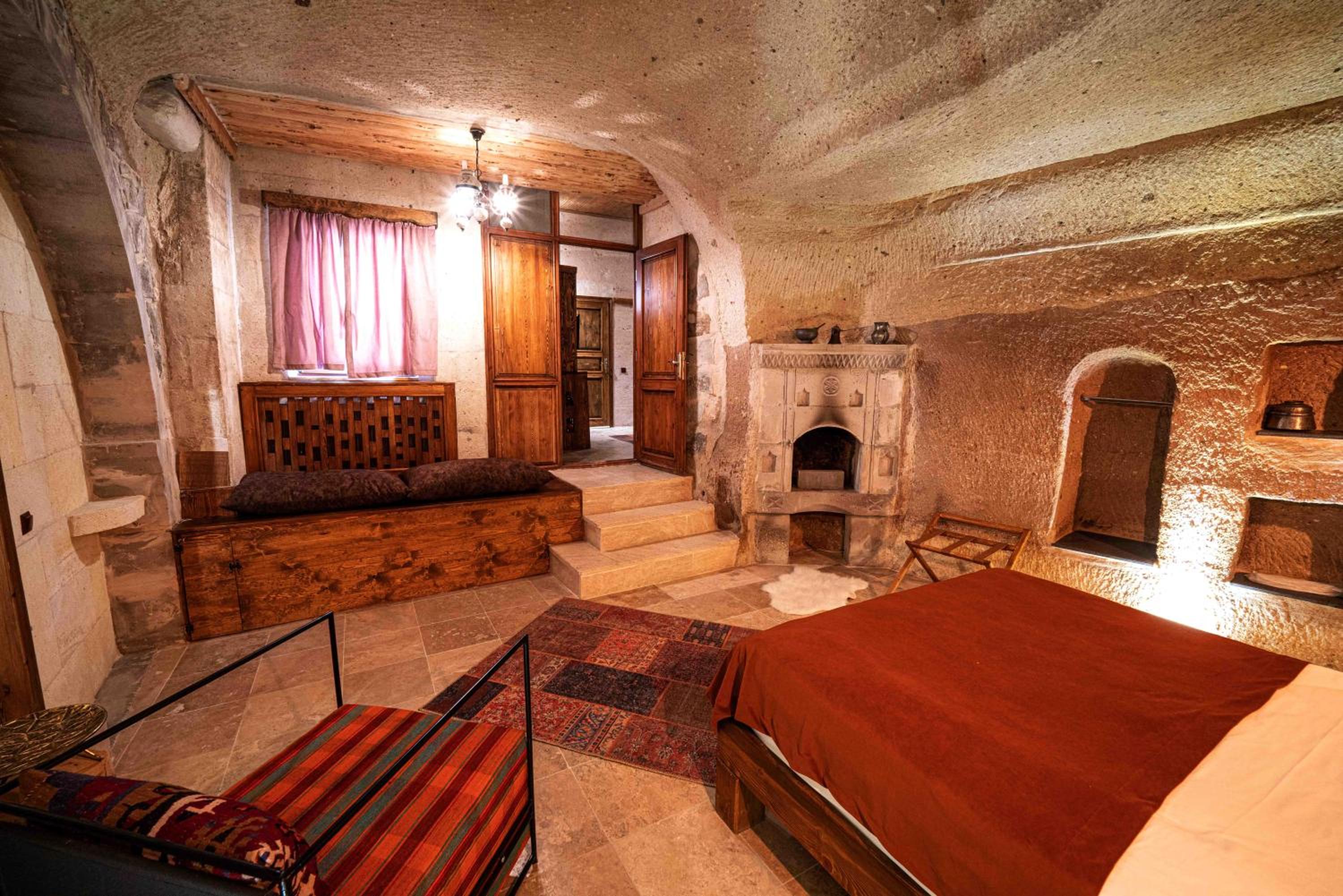 Suite - Photo 9