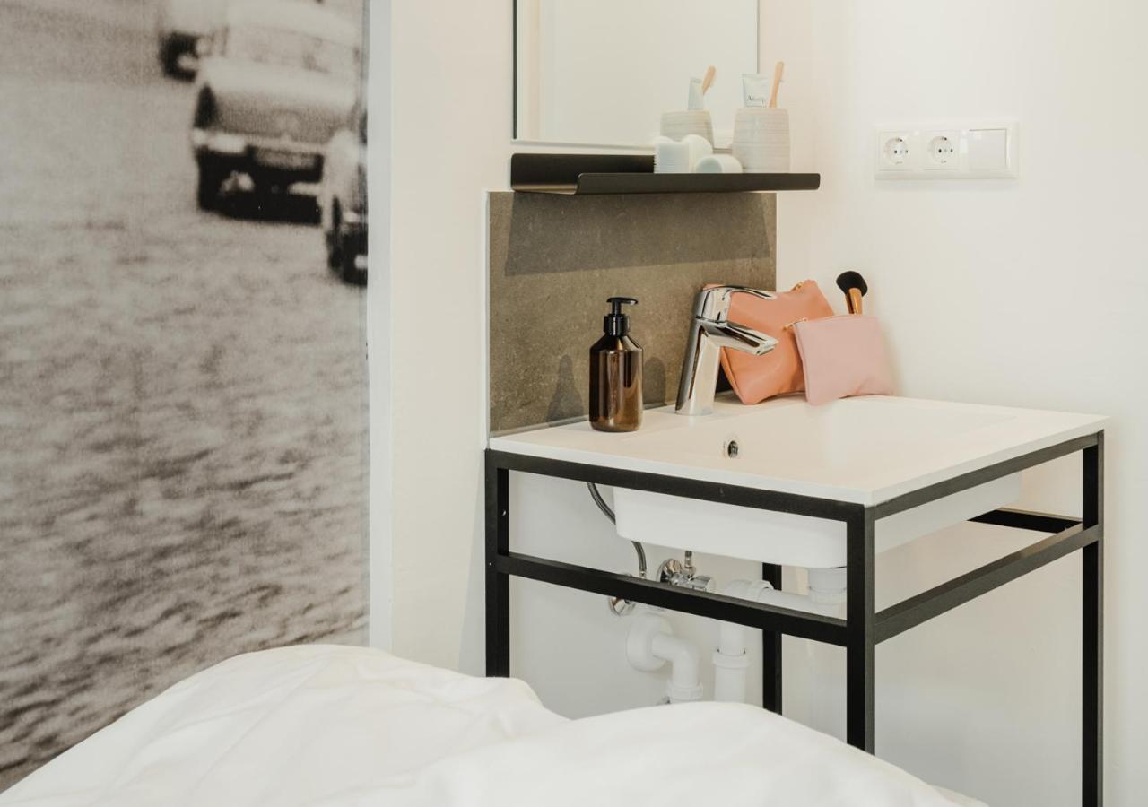 Small Double Room - Photo 7