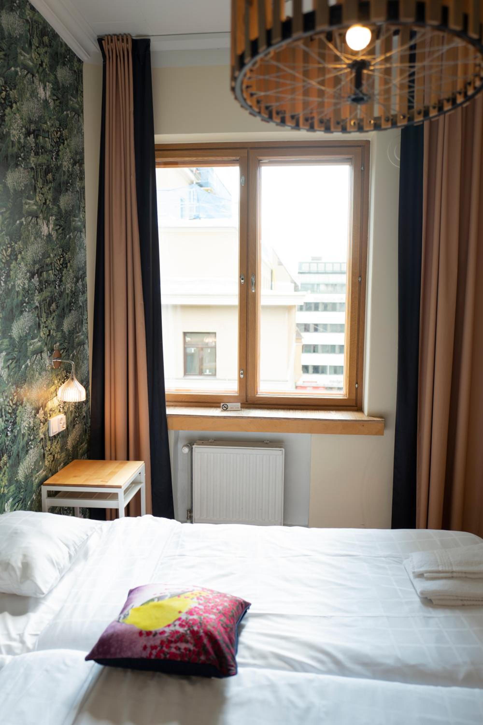 Standard Twin Room - Photo 9