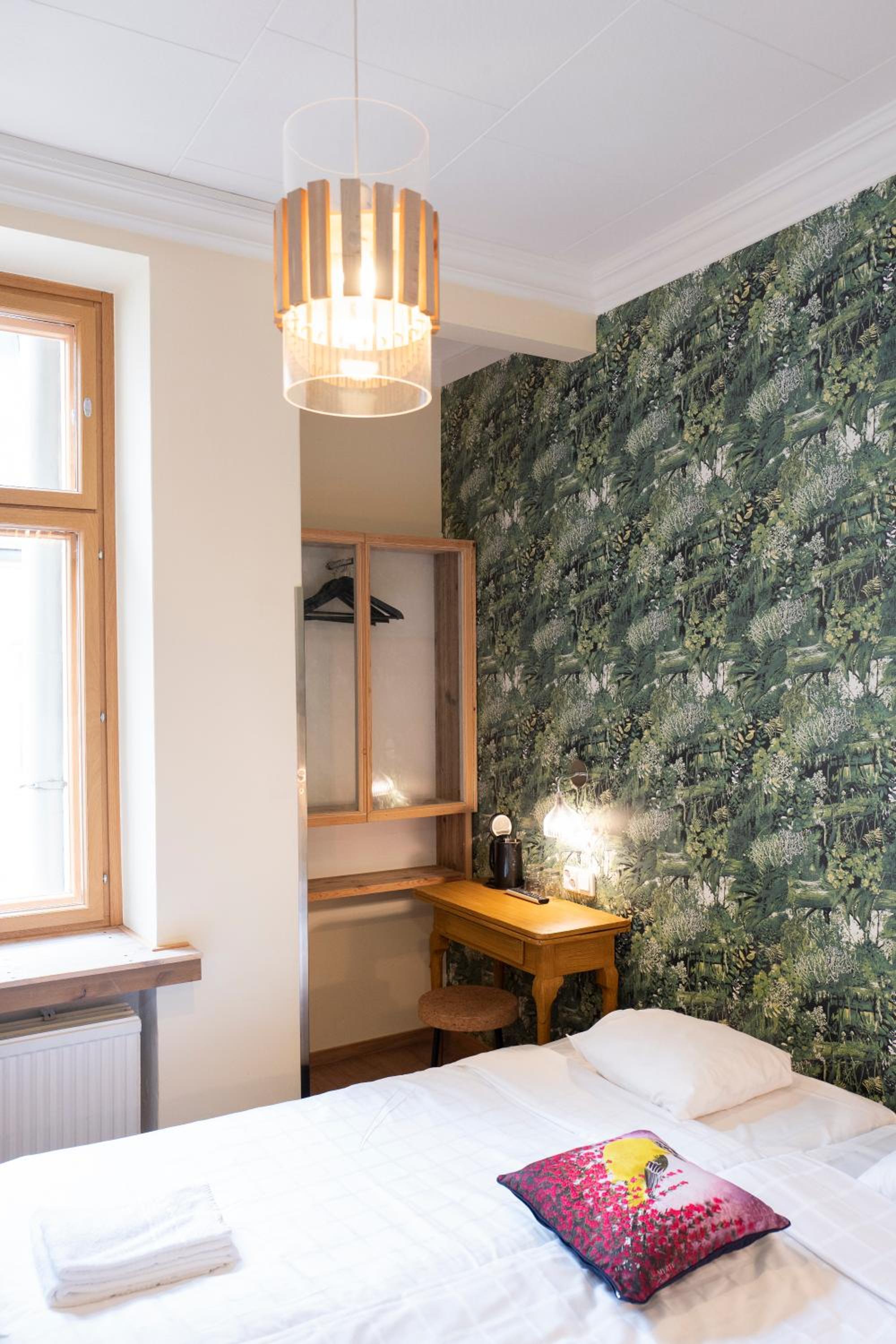 Standard Twin Room - Photo 12