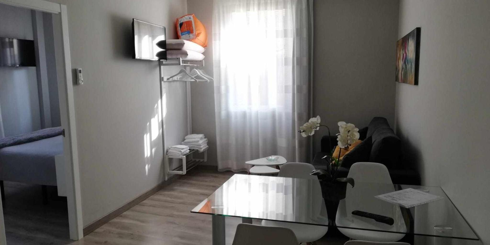 One-Bedroom Apartment - Photo 15