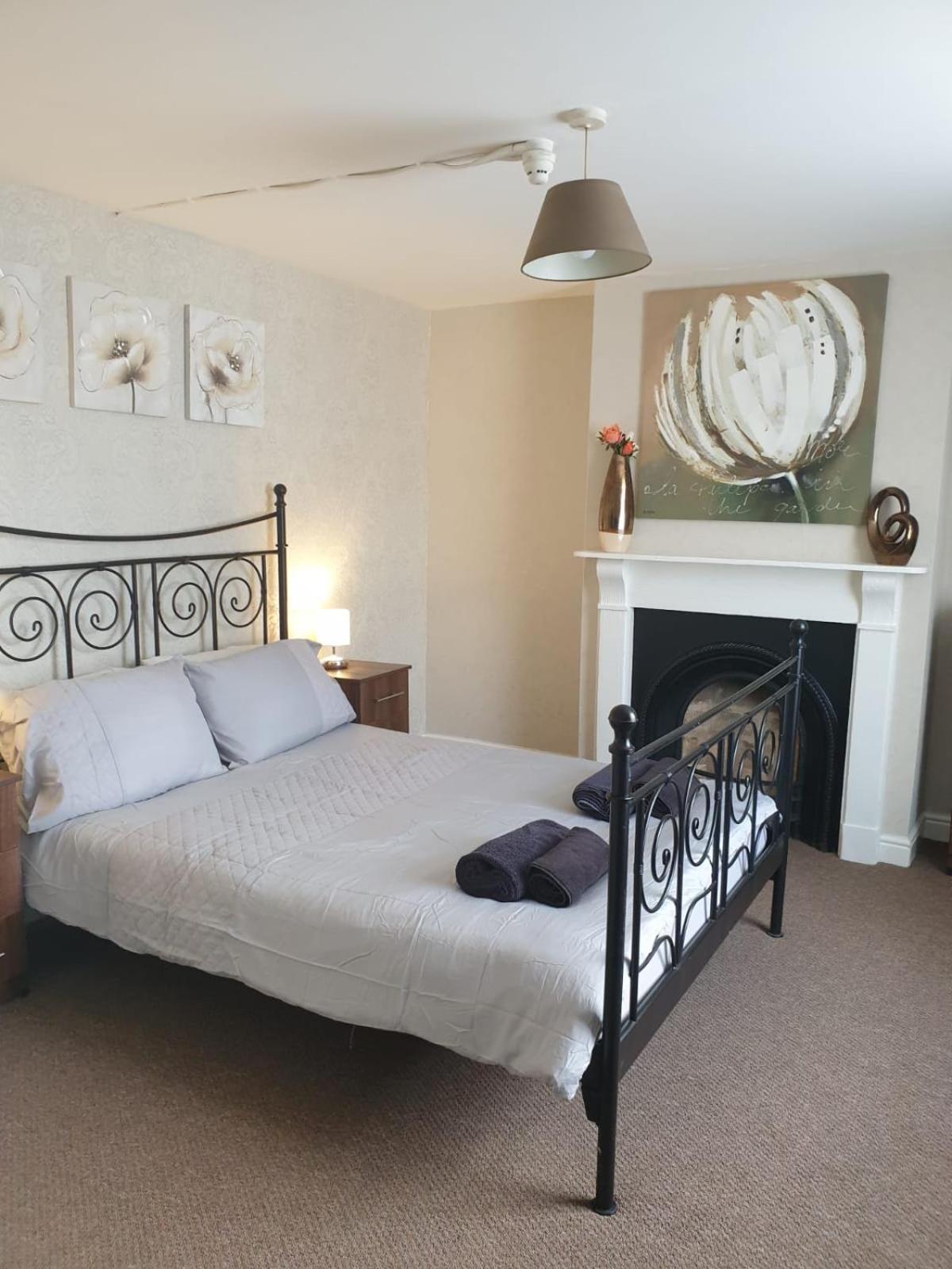 Double Room with Private Bathroom photo 1