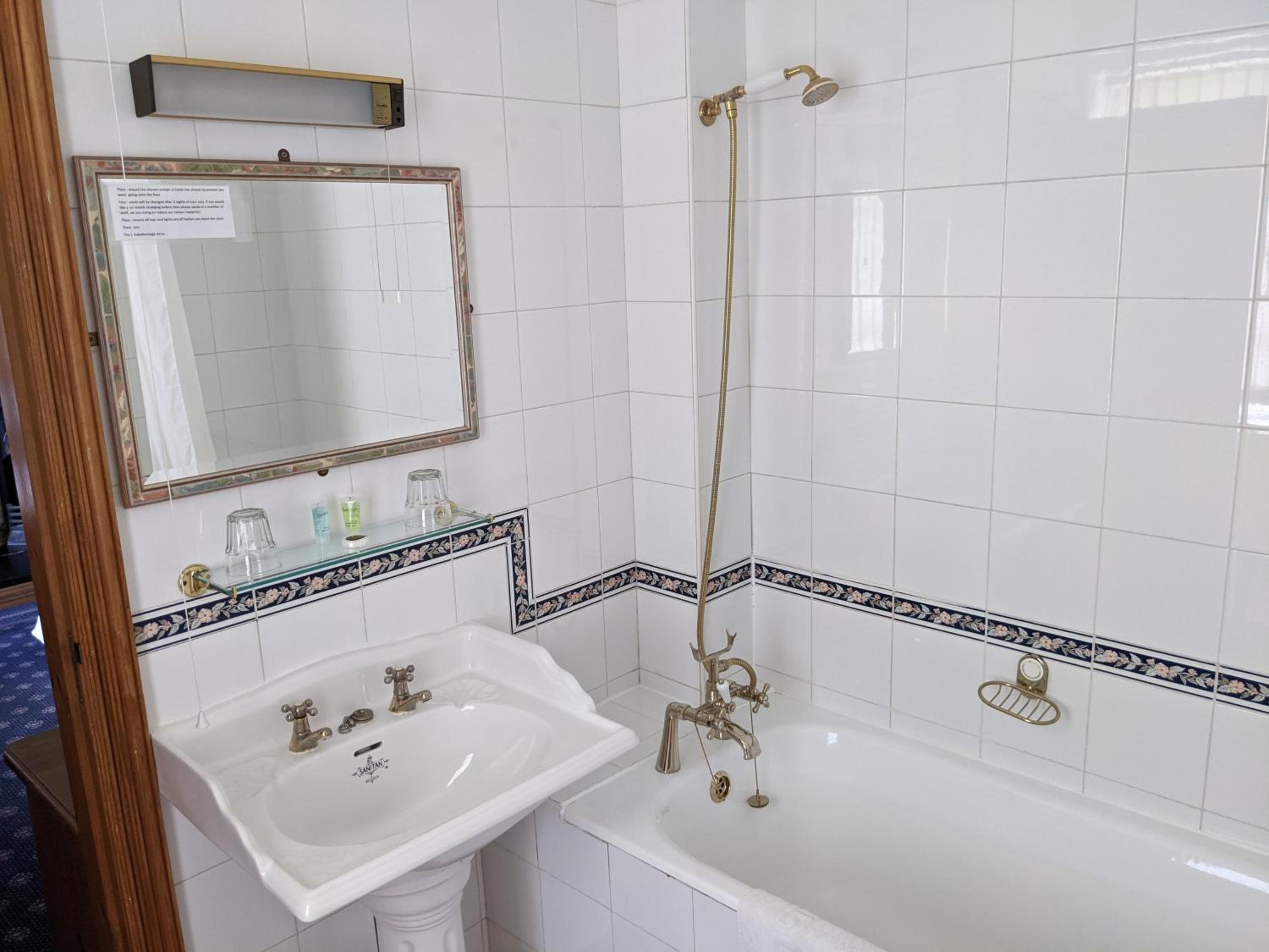 Double Room - Photo 5