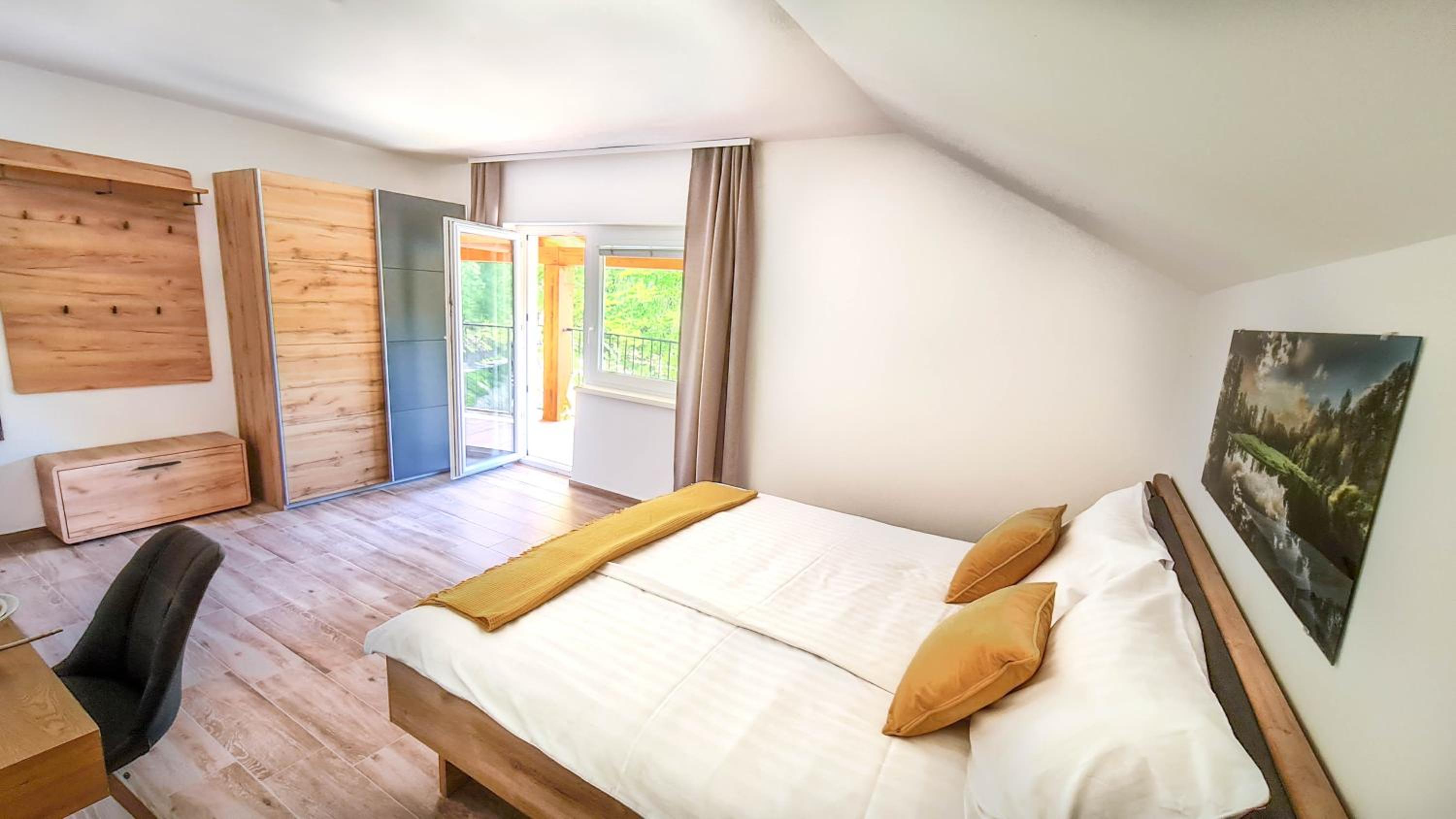 Deluxe Double Room with Balcony photo 1