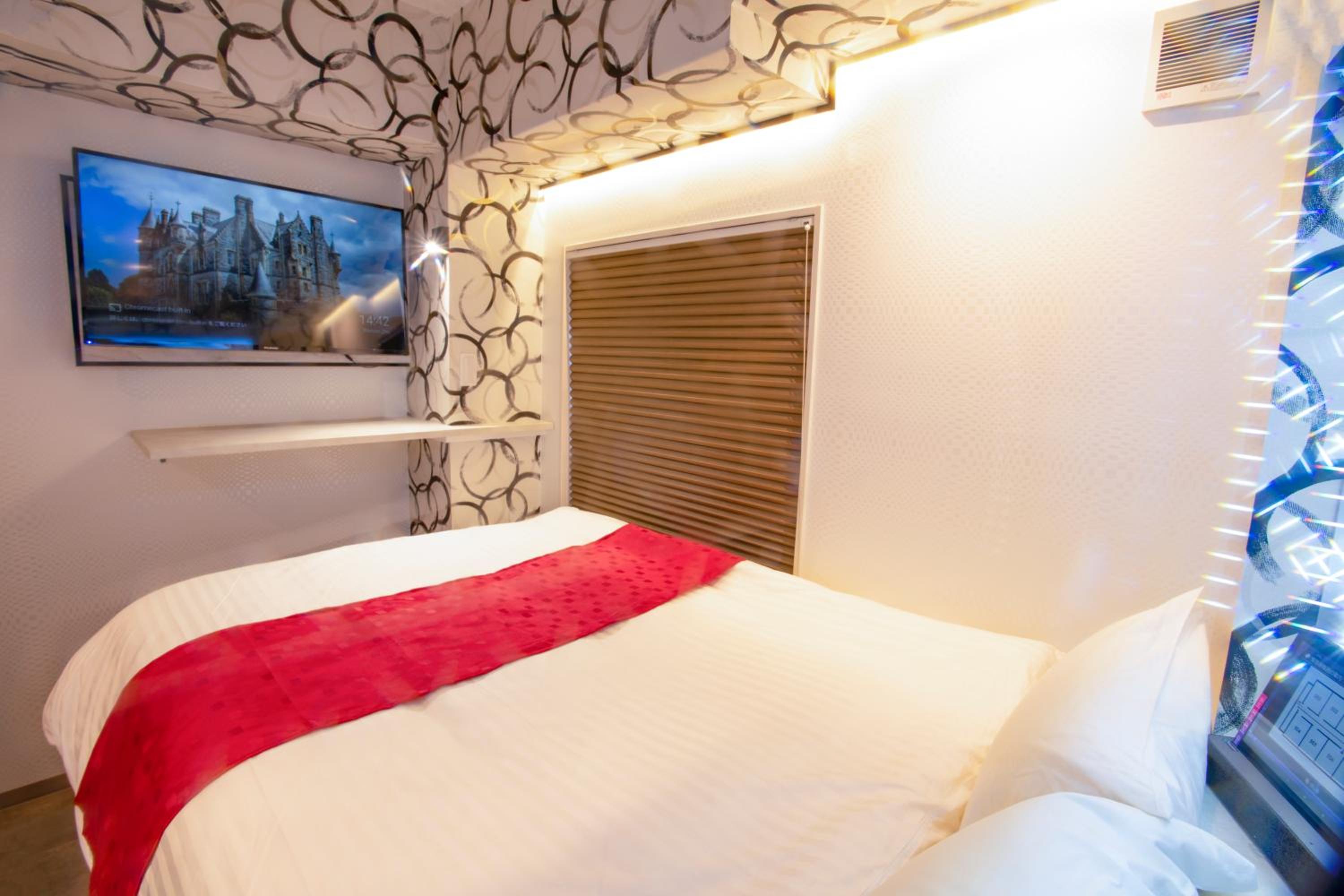 Double Room Non-Smoking  - Photo 10