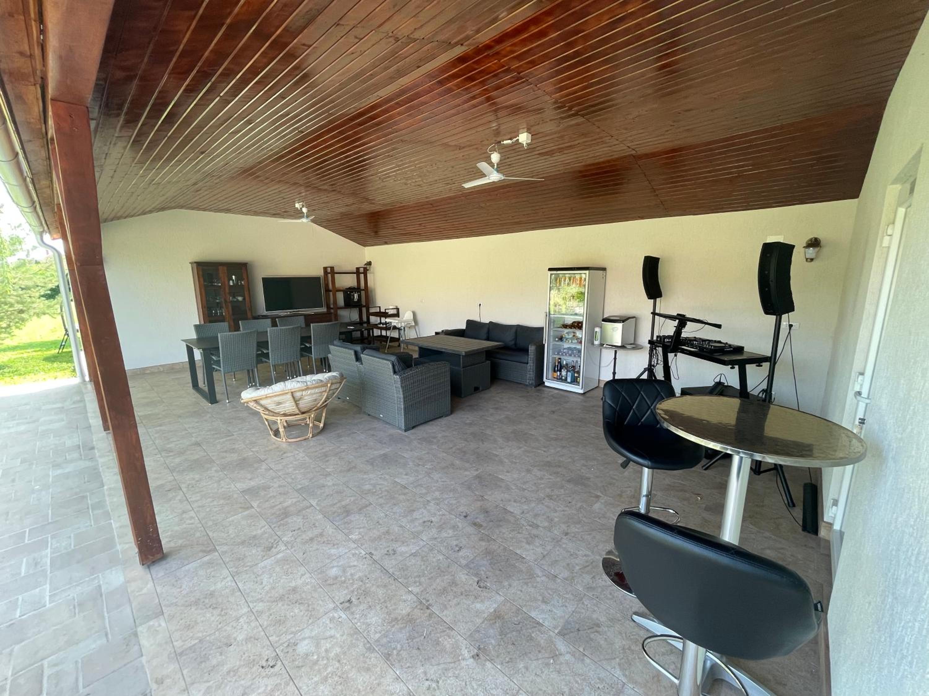 Twin Room with Private External Bathroom - Photo 9