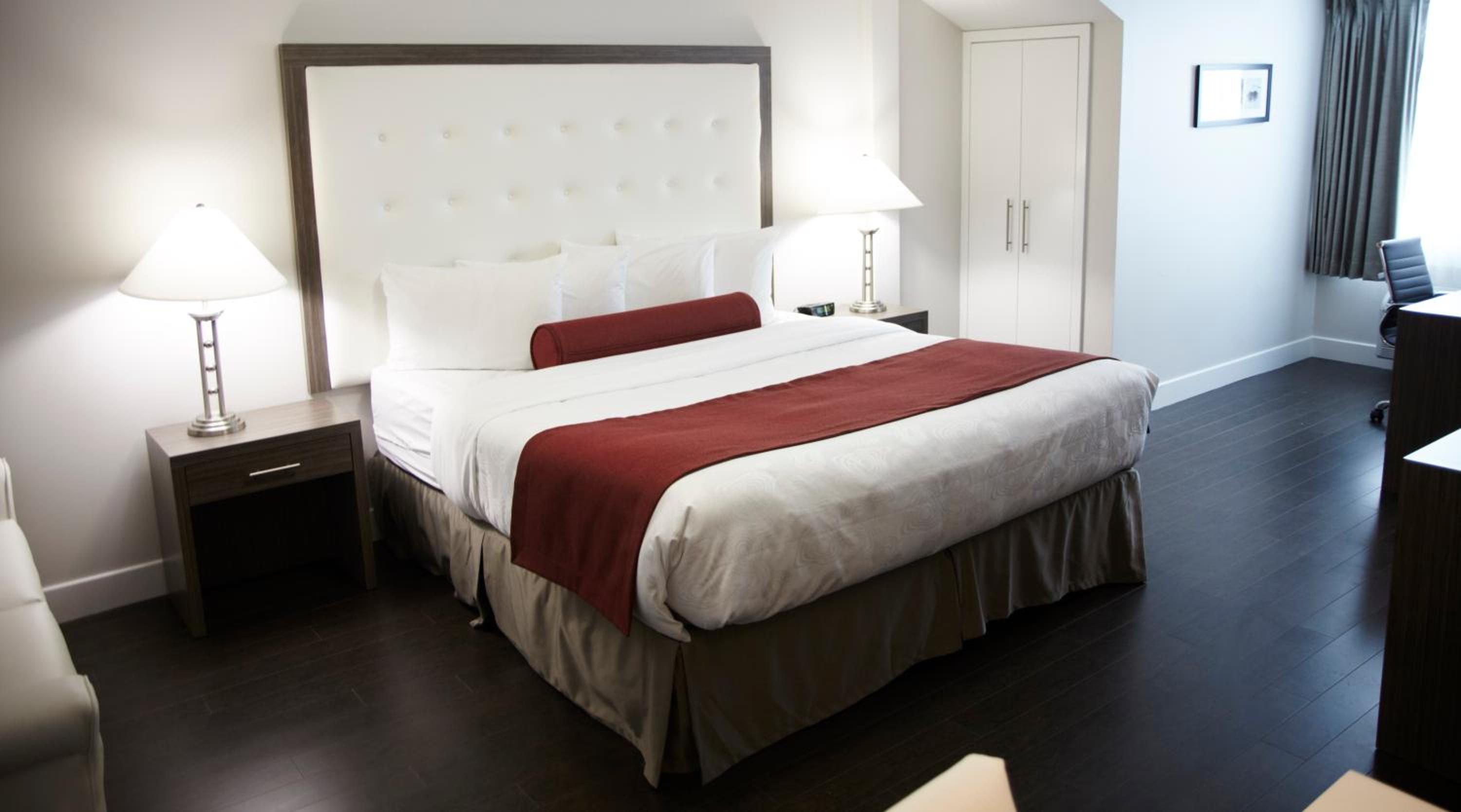 King Suite - Photo 2