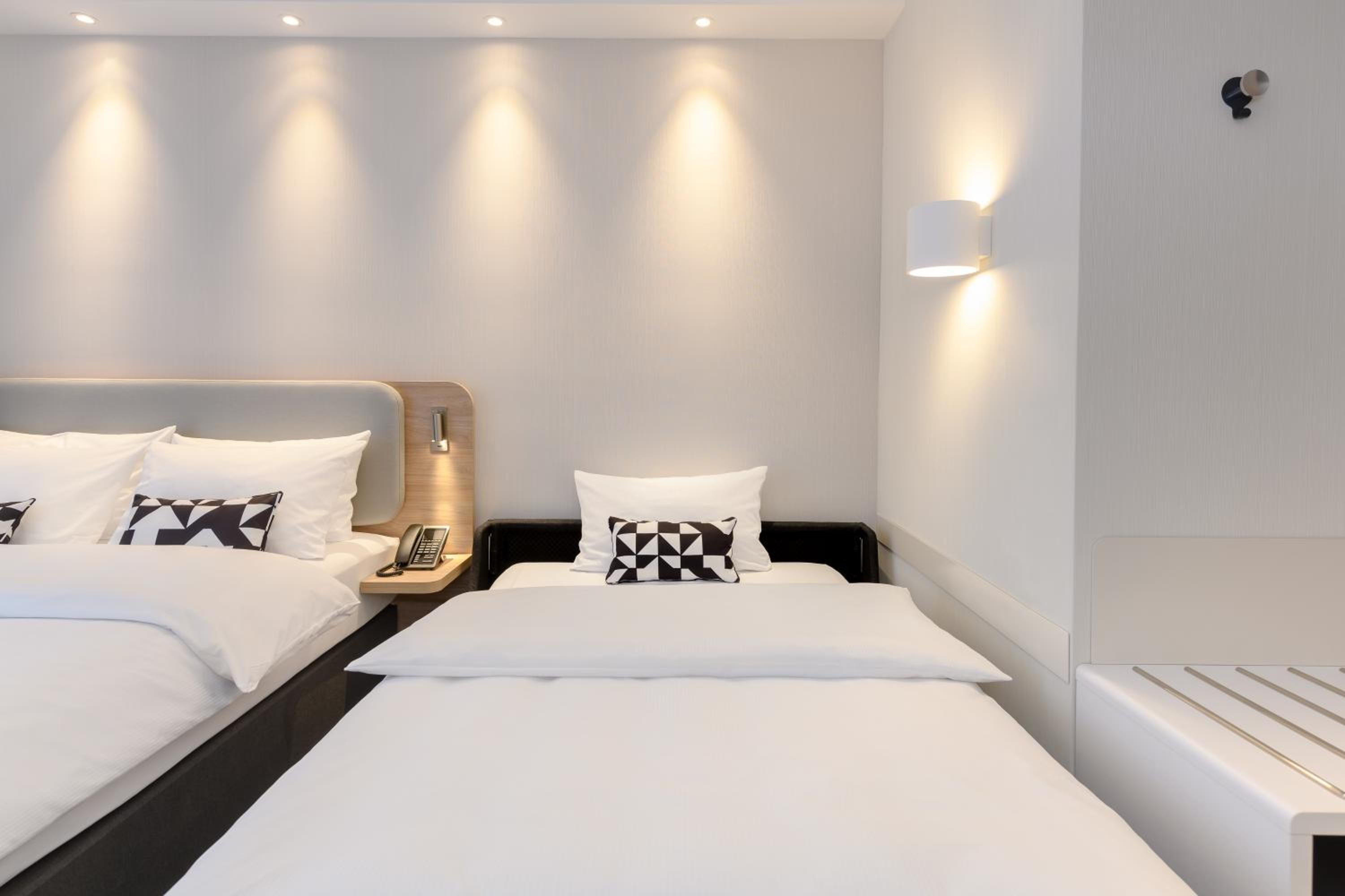Queen Room - Accessible