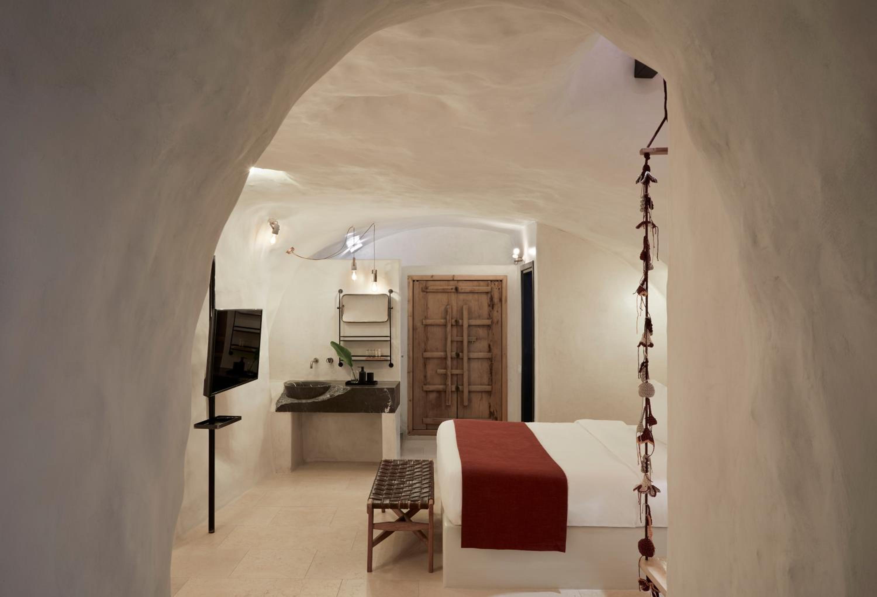 Athiri Junior Suite with Private Heated Indoor Plunge Pool photo 3