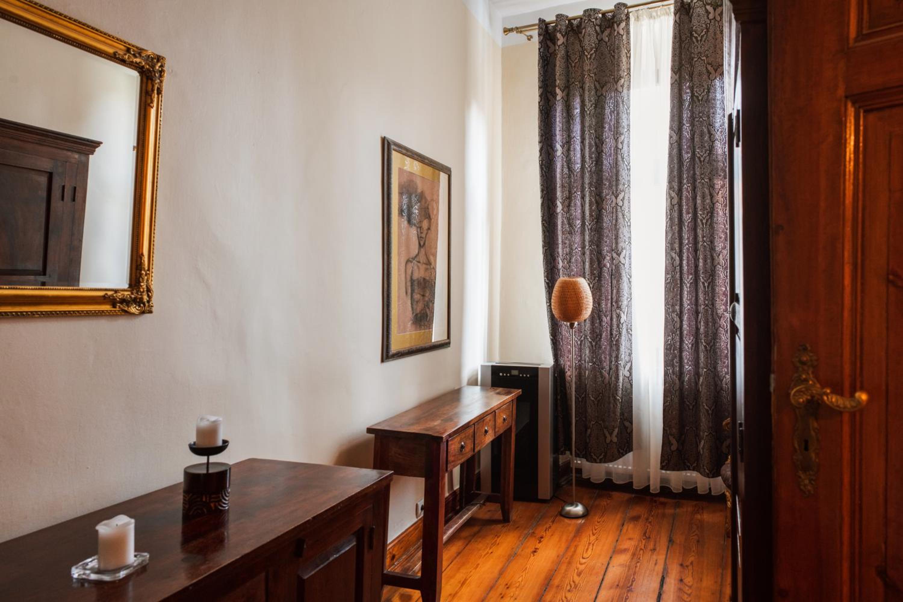 Standard Apartment thumbnail 6