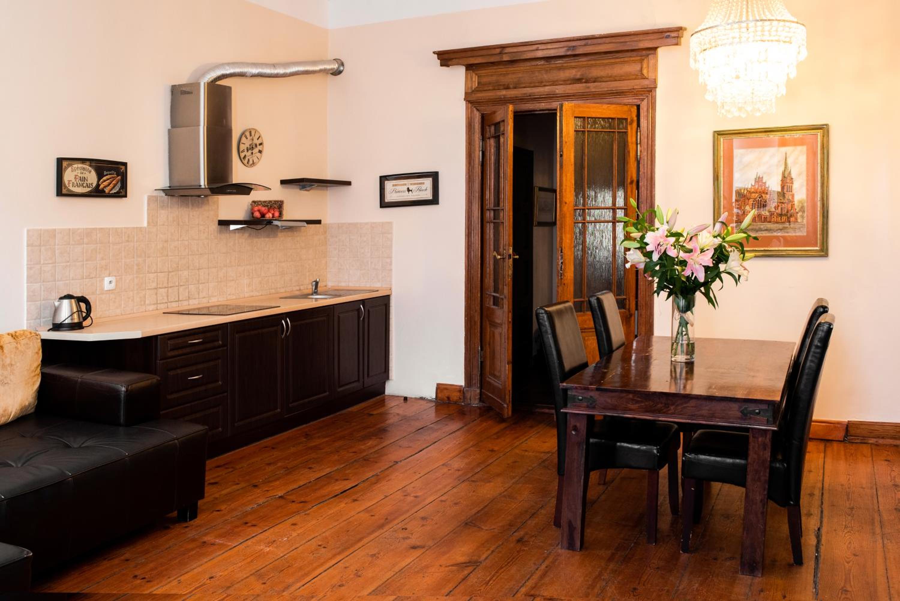 Standard Apartment thumbnail 5