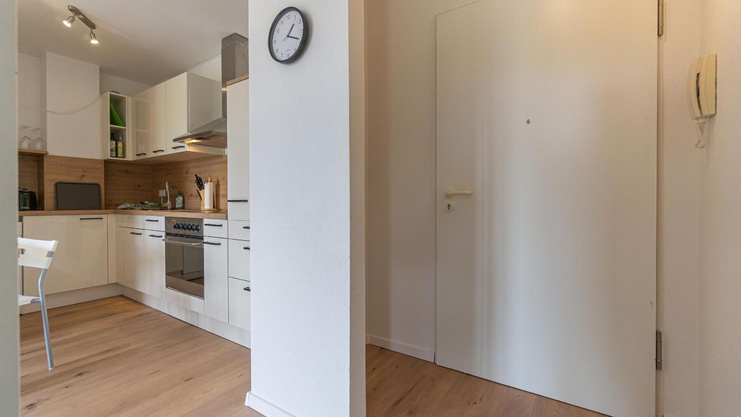 One-Bedroom Apartment photo 2